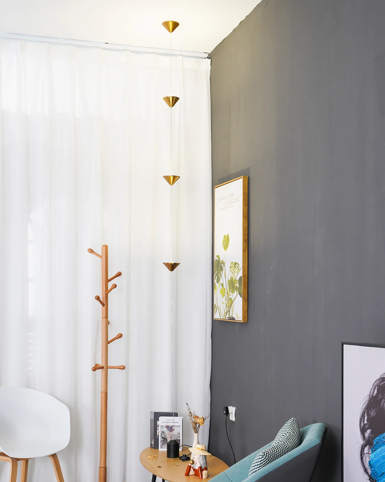 Soreluna Floor Lamp - ∅ 3.9″ x H 126″ / Dia 10cm x H 320cm / Gold & Black / US plug