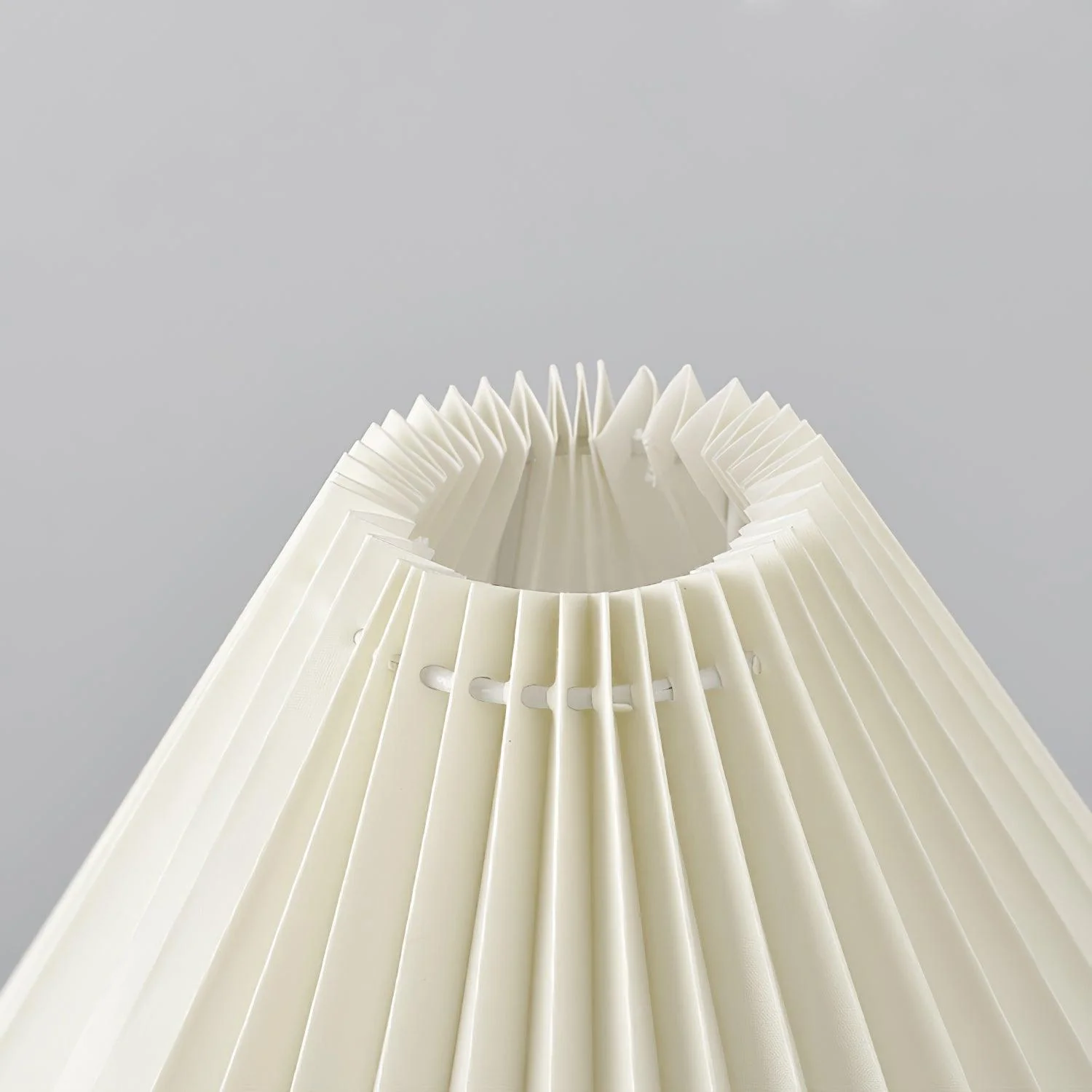 Arched Pleated Table Lamp - ∅ 11.8″ x H 16.5″ / Dia 30cm x H 42cm / Skin / AU plug