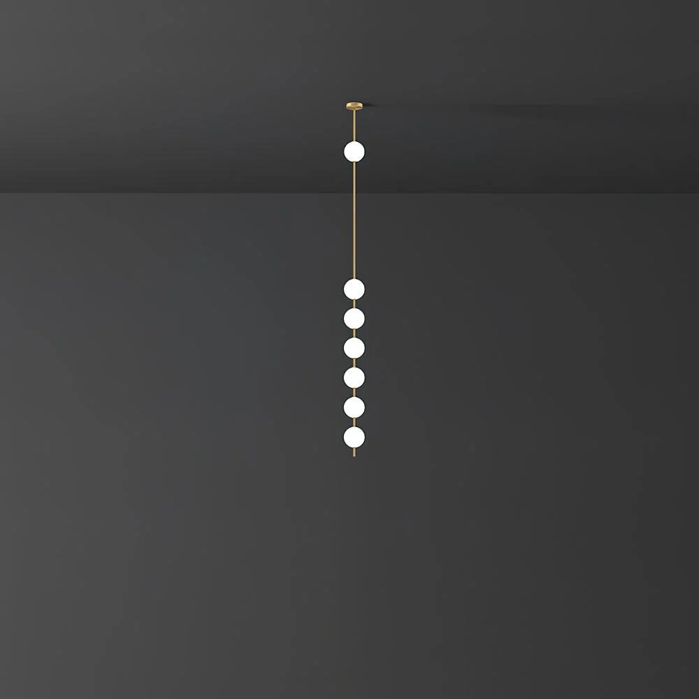 Подвесной светильник Vertical Balls - 5 источников света ∅12см х 154см, латунь, пластиковый шар, теплый свет