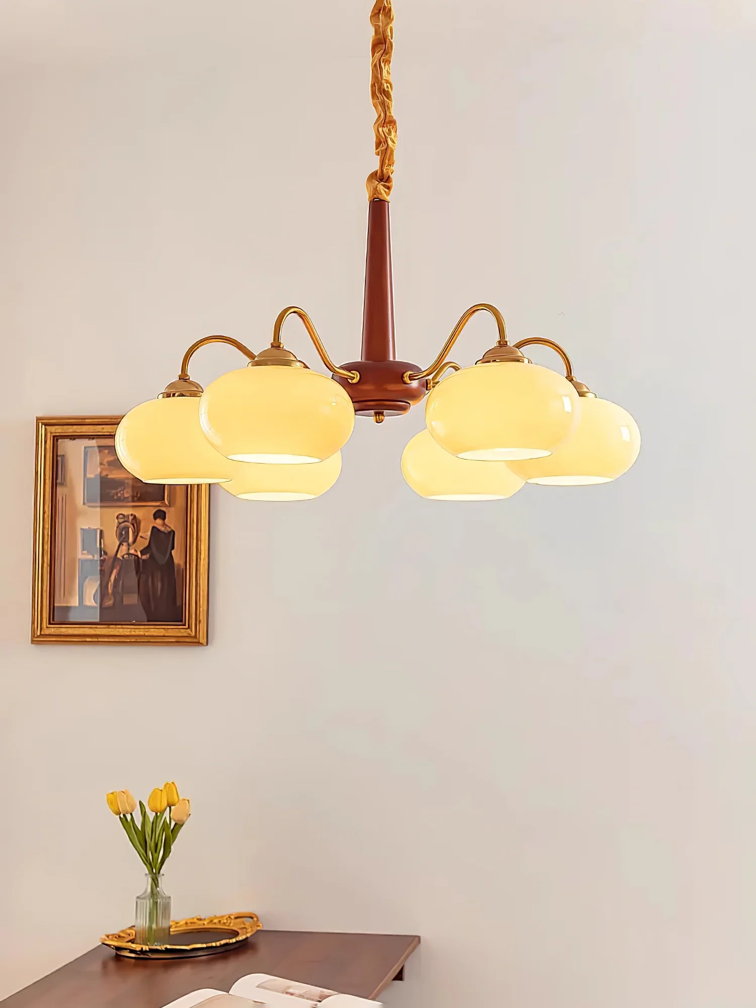 Люстра Persimmon - 6 плафонов ∅66см x 38см, орех, латунь, белый