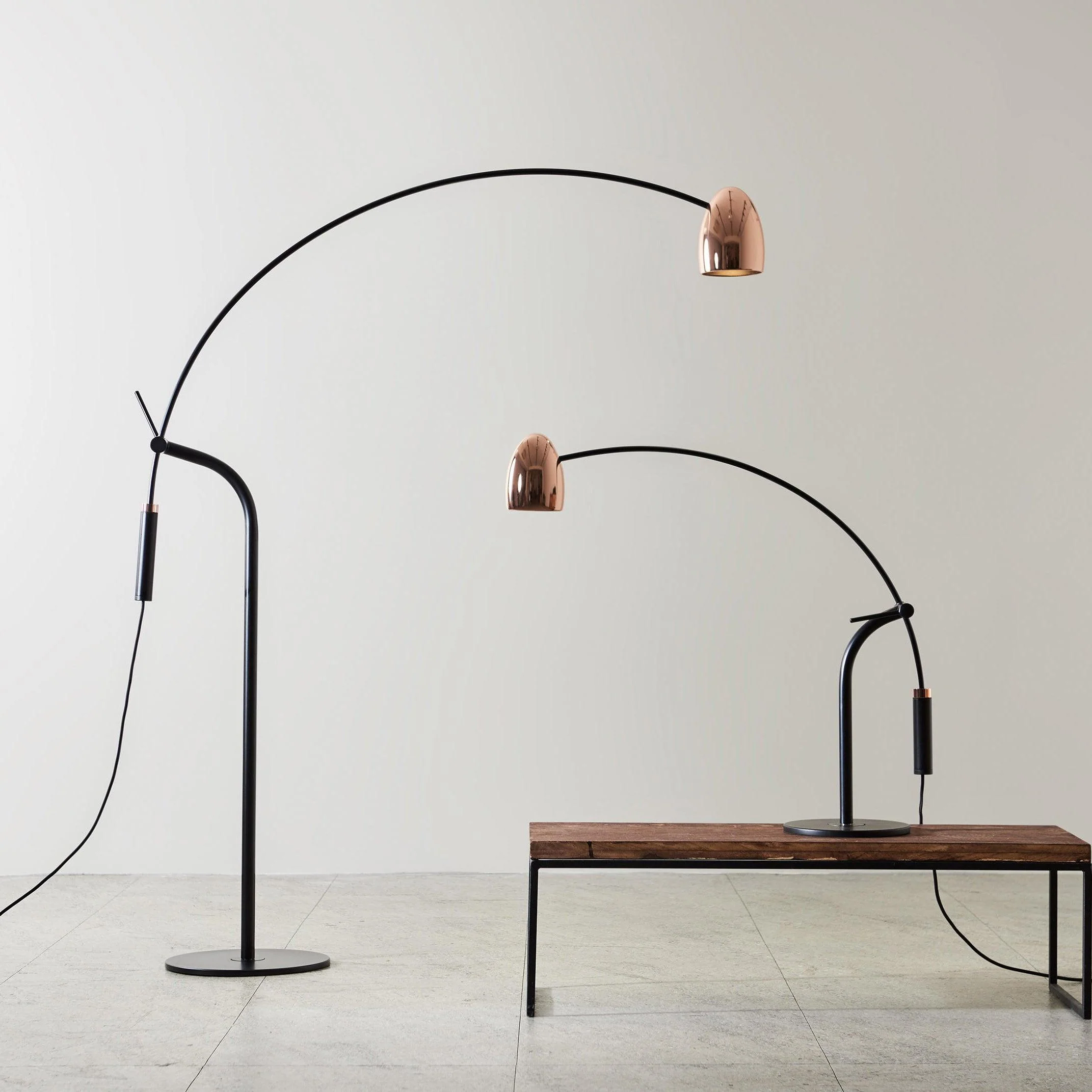 Hercules Floor Lamp - ∅ 45.3″ x H 65″ / Dia 115cm x H 165cm / Black + Rose Gold / UK plug