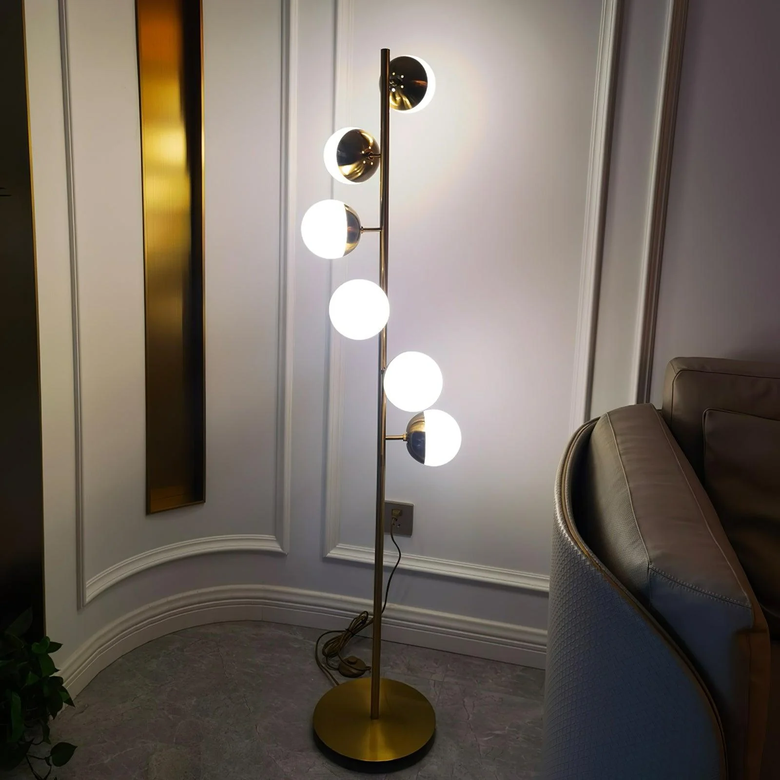 Doppler LED Tree Lamp - ∅ 13″ x H 63.8″ / Dia 33cm x H 162cm / Gold / AU plug