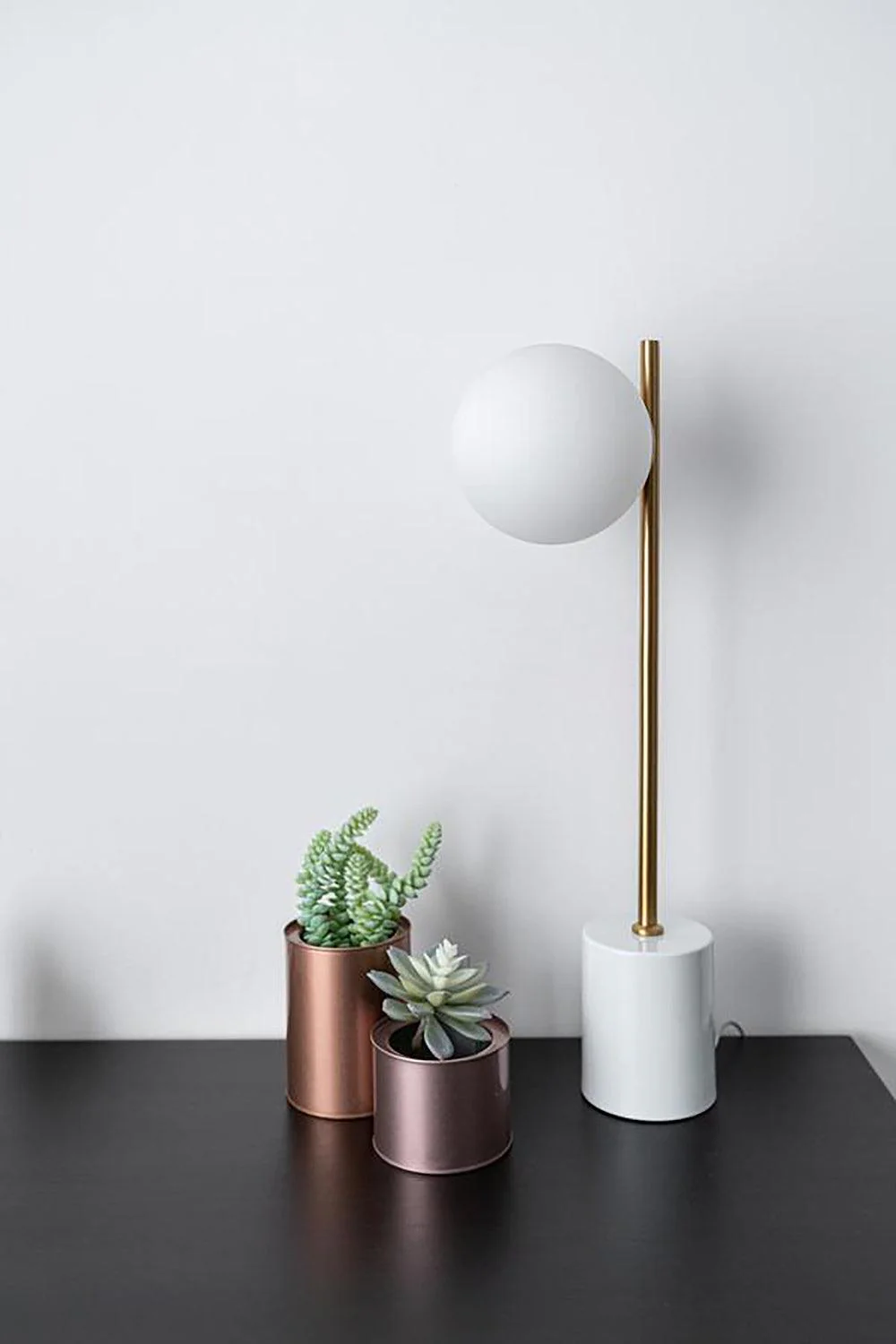 Sphere & Stem Table Lamp - ∅ 8.7″ x H 22.8″ / Dia 22cm x H 58cm / Gold+White / AU plug