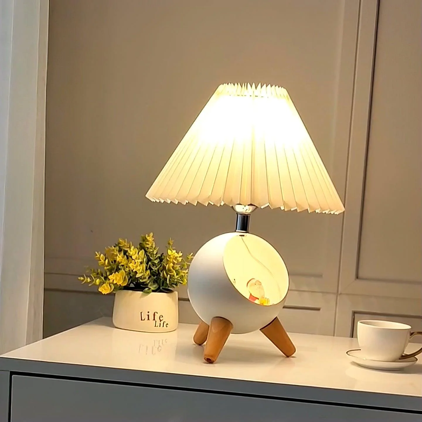 Настольный светильник Wood Small - ∅26см x 39см, белый