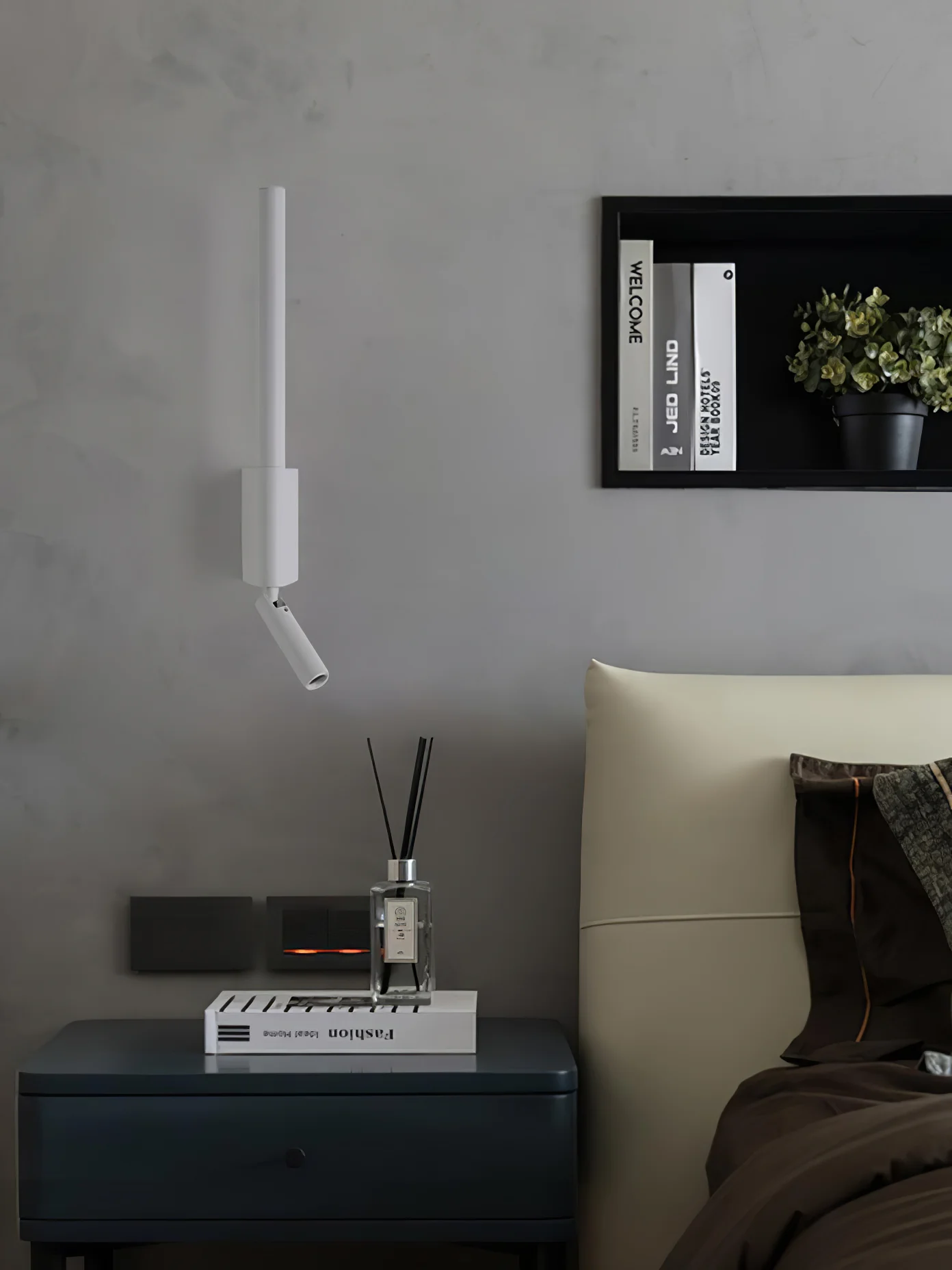 Настенный светильник Canut LED - ∅6см x 43см, черный, теплый свет