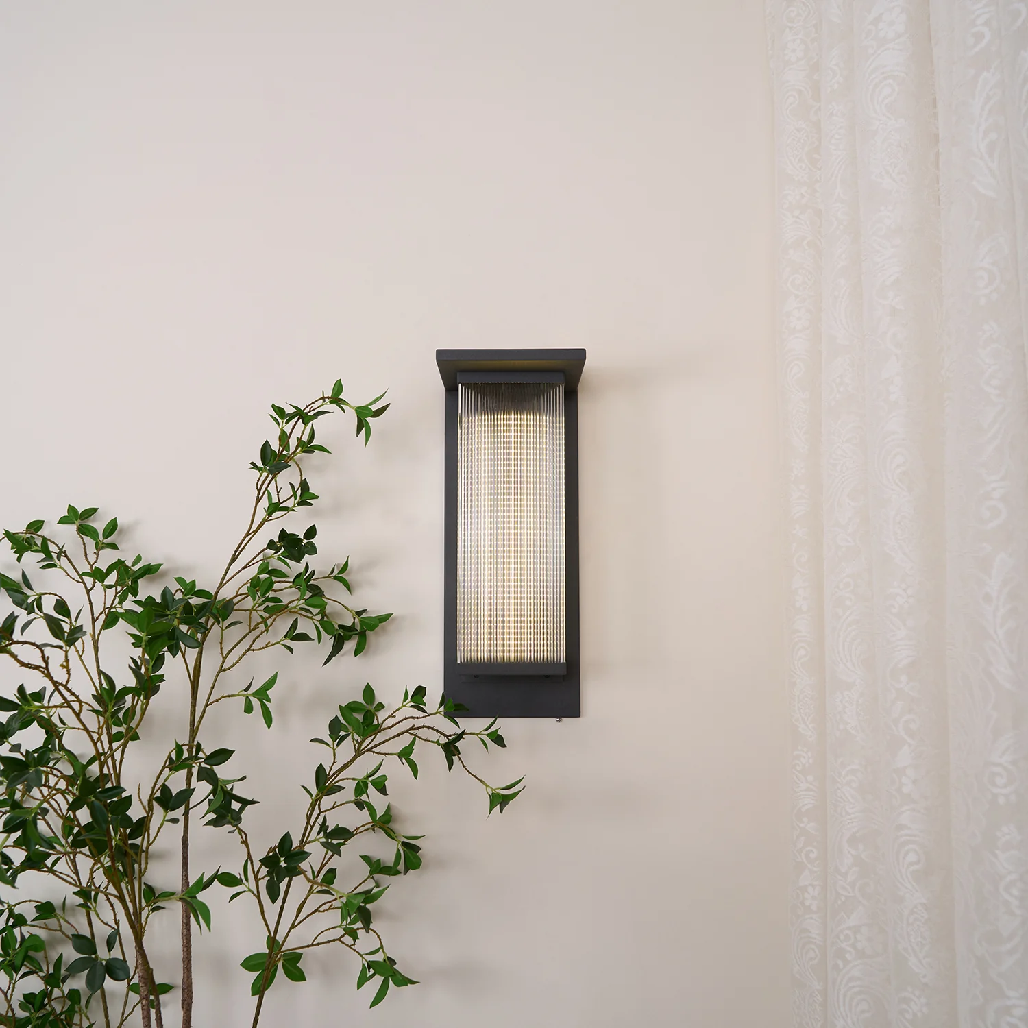 Oleron Box Outdoor Solar Wall Lamp - Set of 2 / Black / Warm Light