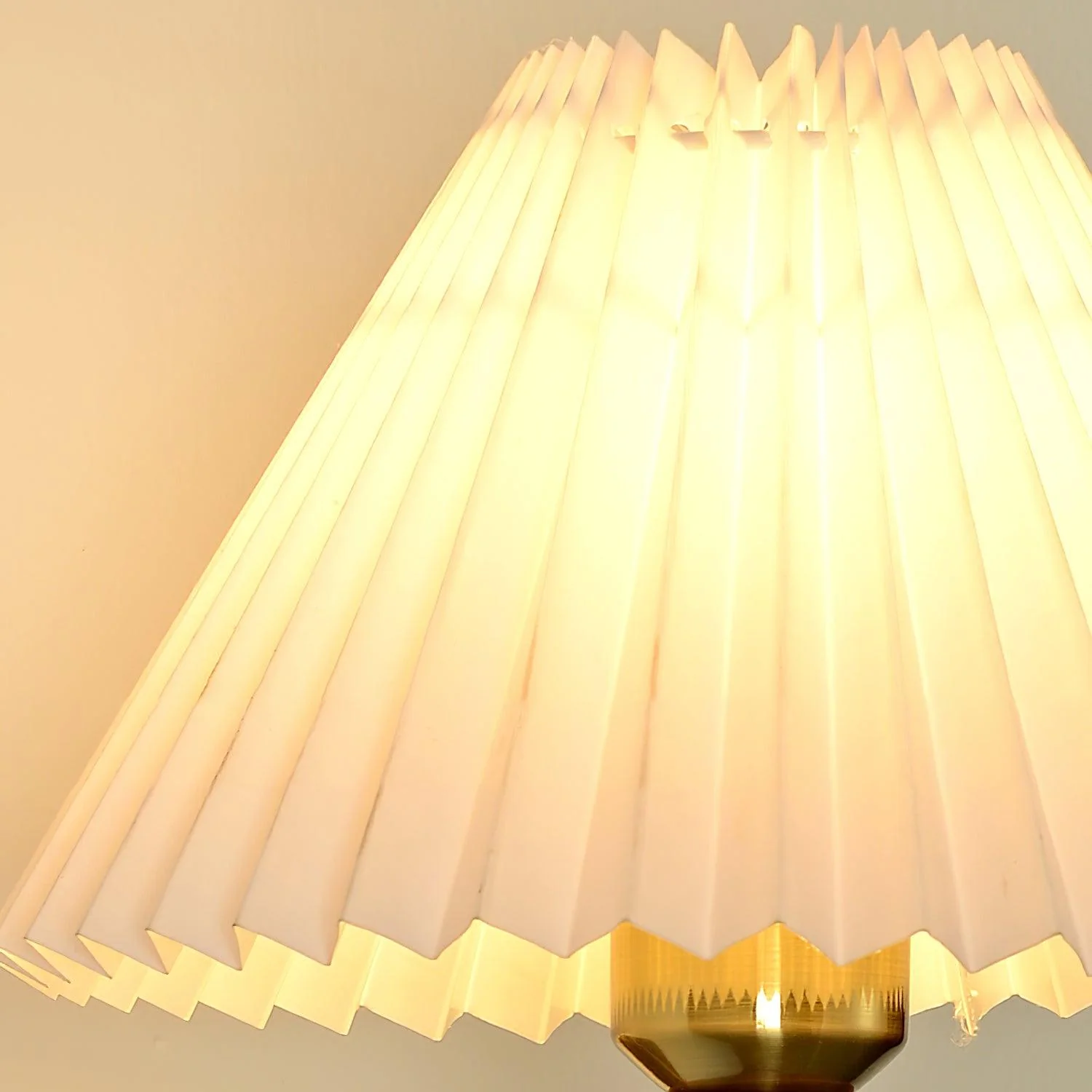 Pleated Walnut Wall Light - Set of 2 / Gold & Walnut & White