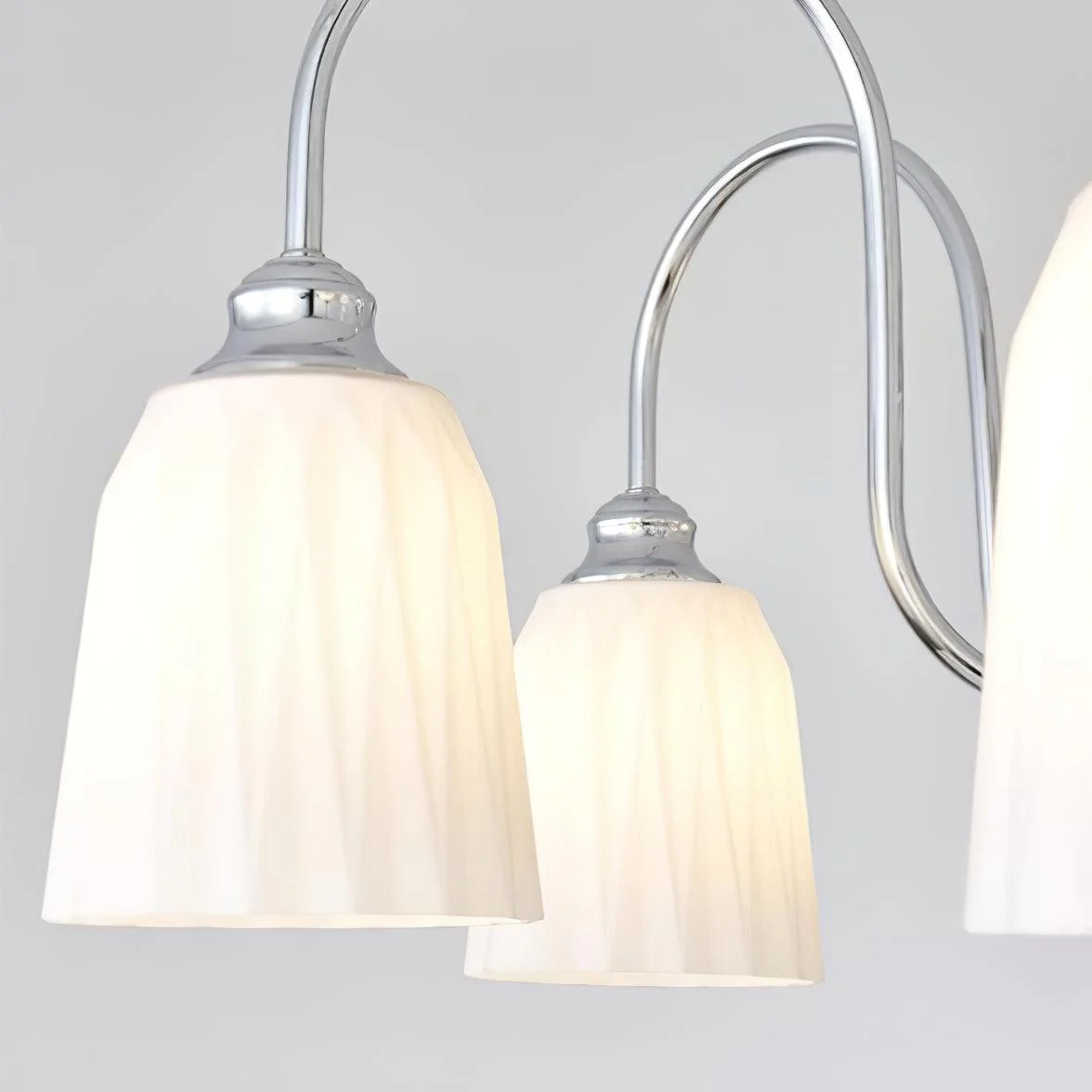 Люстра Bauhaus Pleated - 5 источника света ∅66см x 53см, хром, белый