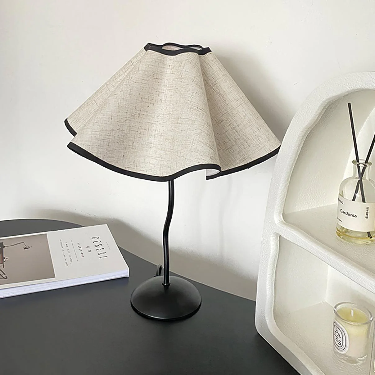 Cora Table Lamp - ∅ 14.1″ x H 18.5″ / Dia 36cm x H 47cm / Black+White Linen / UK plug