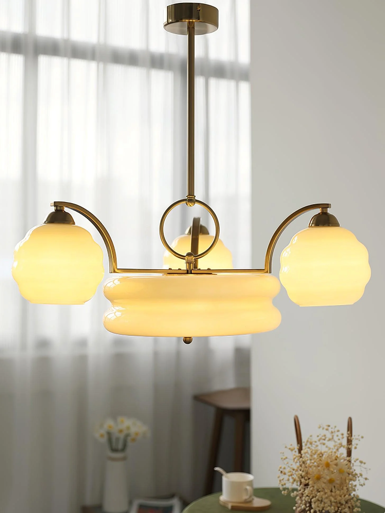 Люстра Art Deco Vintage - 3+1 плафона ∅62см x 28см, золотой, белый