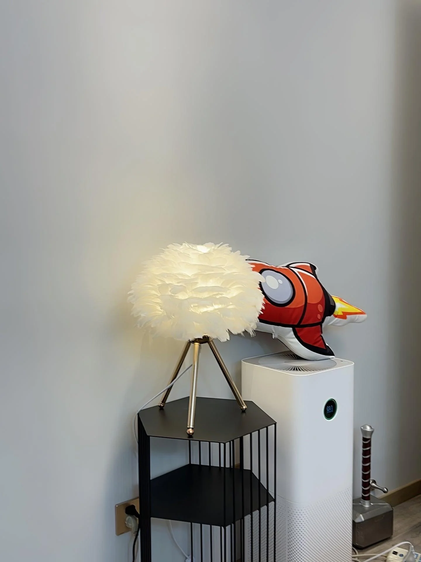 Goose Feather Table Lamp - ∅ 13.8″ x H 18.5″ / Dia 35cm x H 47cm / Gold+Grey / UK plug