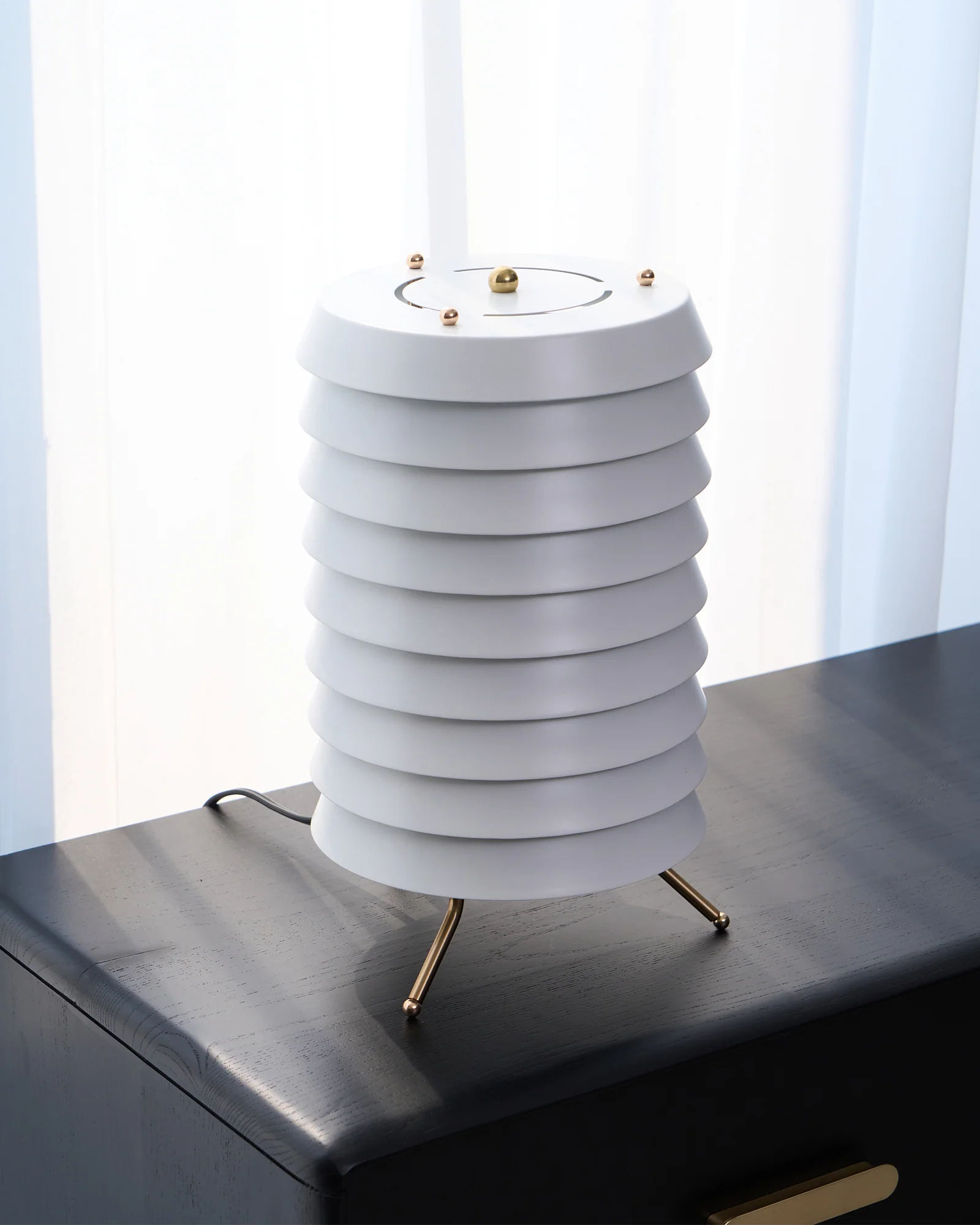 Настольный светильник Baltic Tower - ∅25см x 35см, белый, золотой