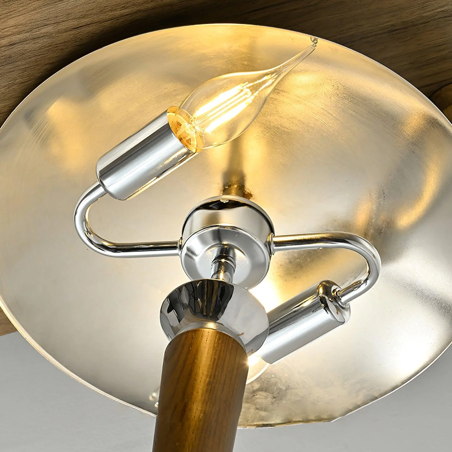 Helmet Floor Lamp - ∅ 15.7″ x H 59.1″ / Dia 40cm x H 150cm / Chrome & Walnut / UK plug