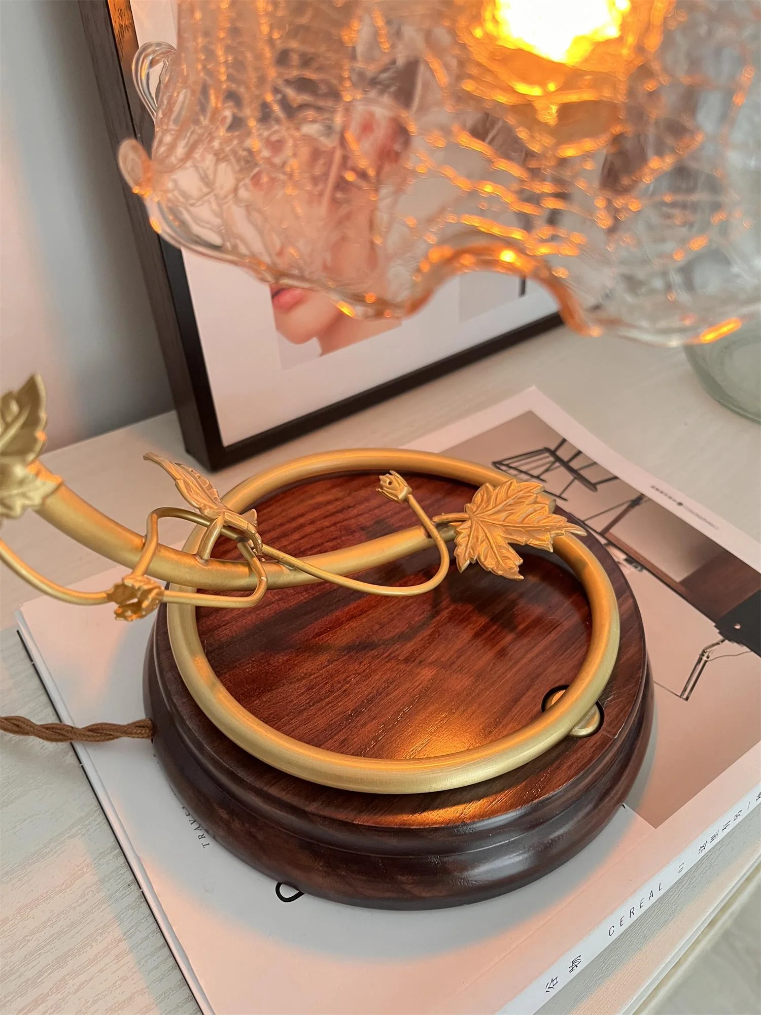 Cracked Glass Brass Table Lamp - ∅ 7.1″ x W 7.9″ x H 13.2″ / Dia 18cm x W 20cm x H 33.5cm / Brass＆Brown / AU plug