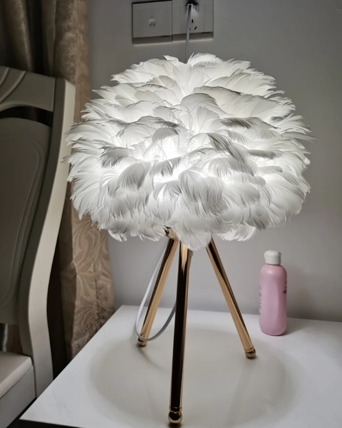 Goose Feather Table Lamp - ∅ 13.8″ x H 18.5″ / Dia 35cm x H 47cm / Gold+Grey / UK plug