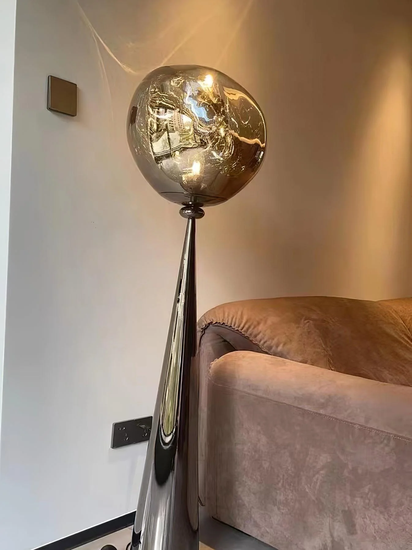 Cone Lava Floor Lamp - ∅ 17.7″ x H 61″ / Dia 45cm x H 155cm / Gold / AU plug
