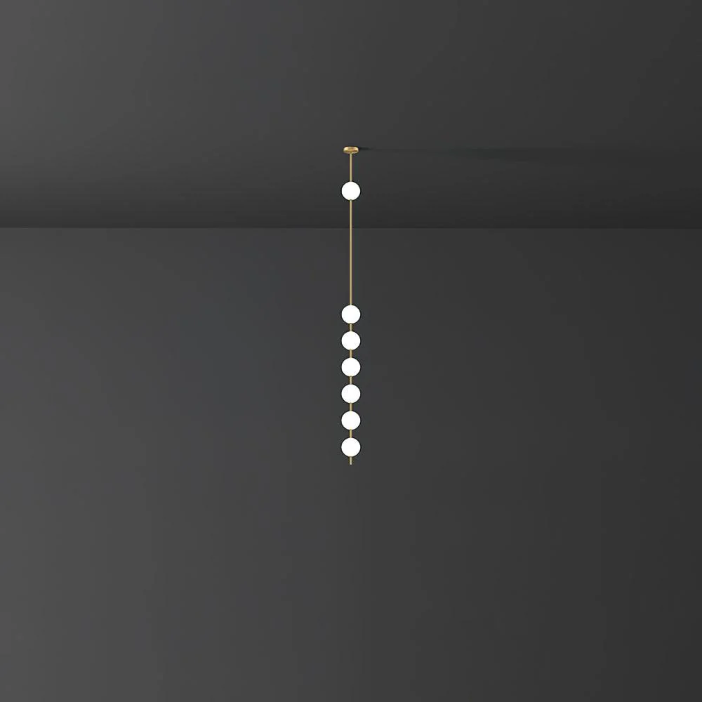 Подвесной светильник Vertical Balls - 5 источников света ∅12см х 154см, латунь, пластиковый шар, теплый свет