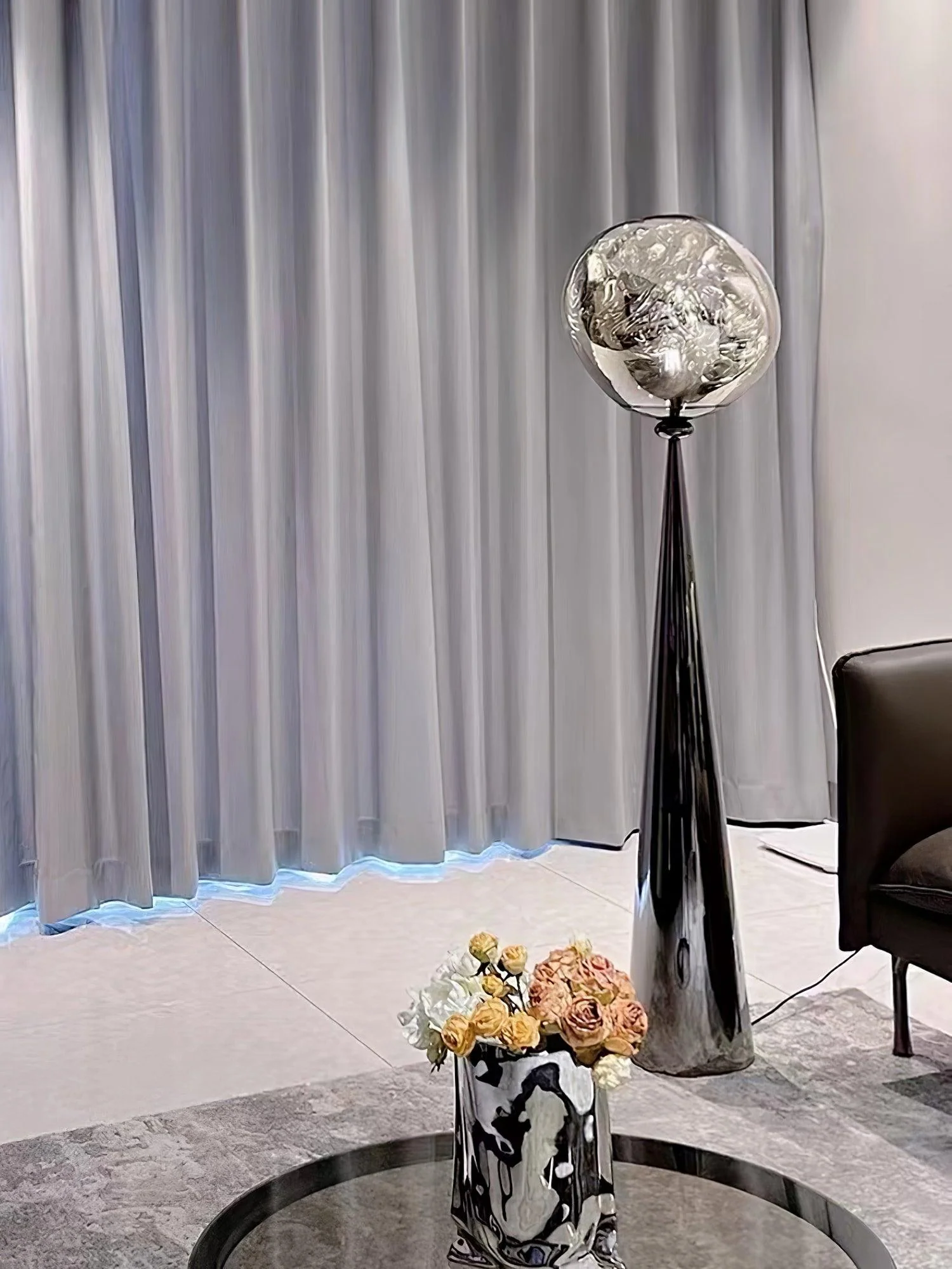 Cone Lava Floor Lamp - ∅ 17.7″ x H 61″ / Dia 45cm x H 155cm / Gold / AU plug