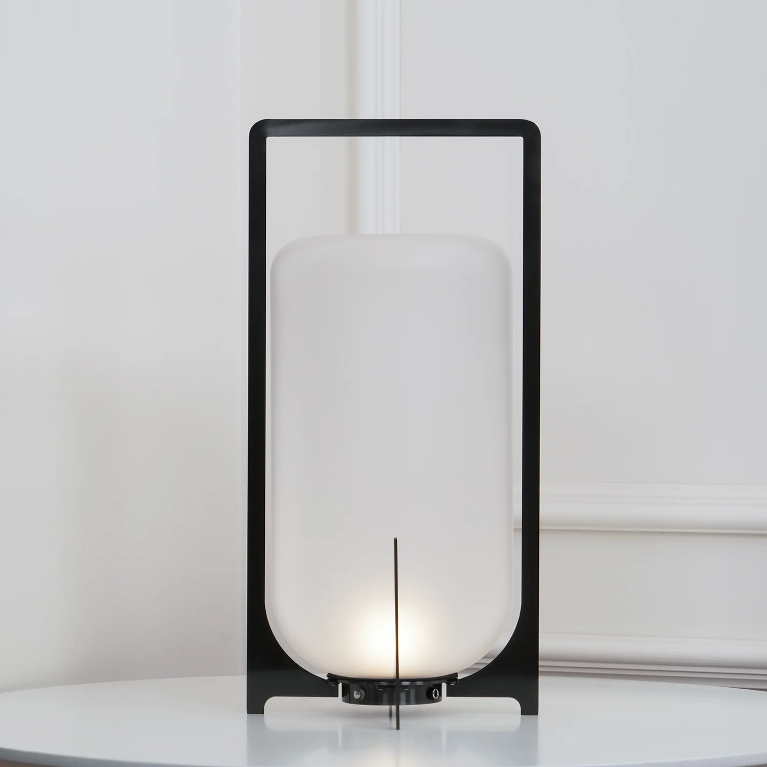 Настольный светильник Black Twilight Lantern - ∅29см x 54см, черный, белый, холодный свет