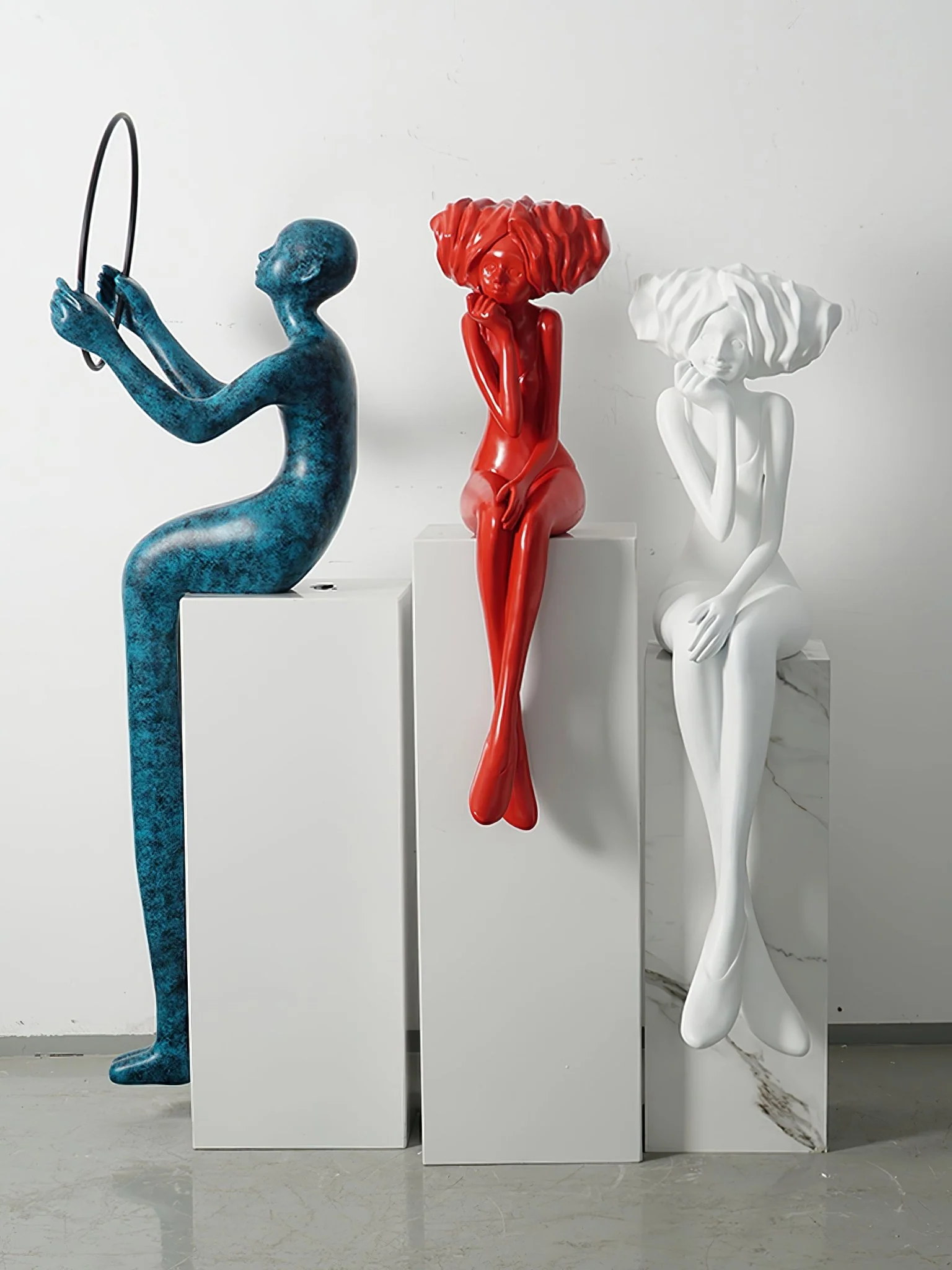 Girl Meditate Sculpture Ornaments - ∅65см x 70см x 152см, синий, металлическое основание