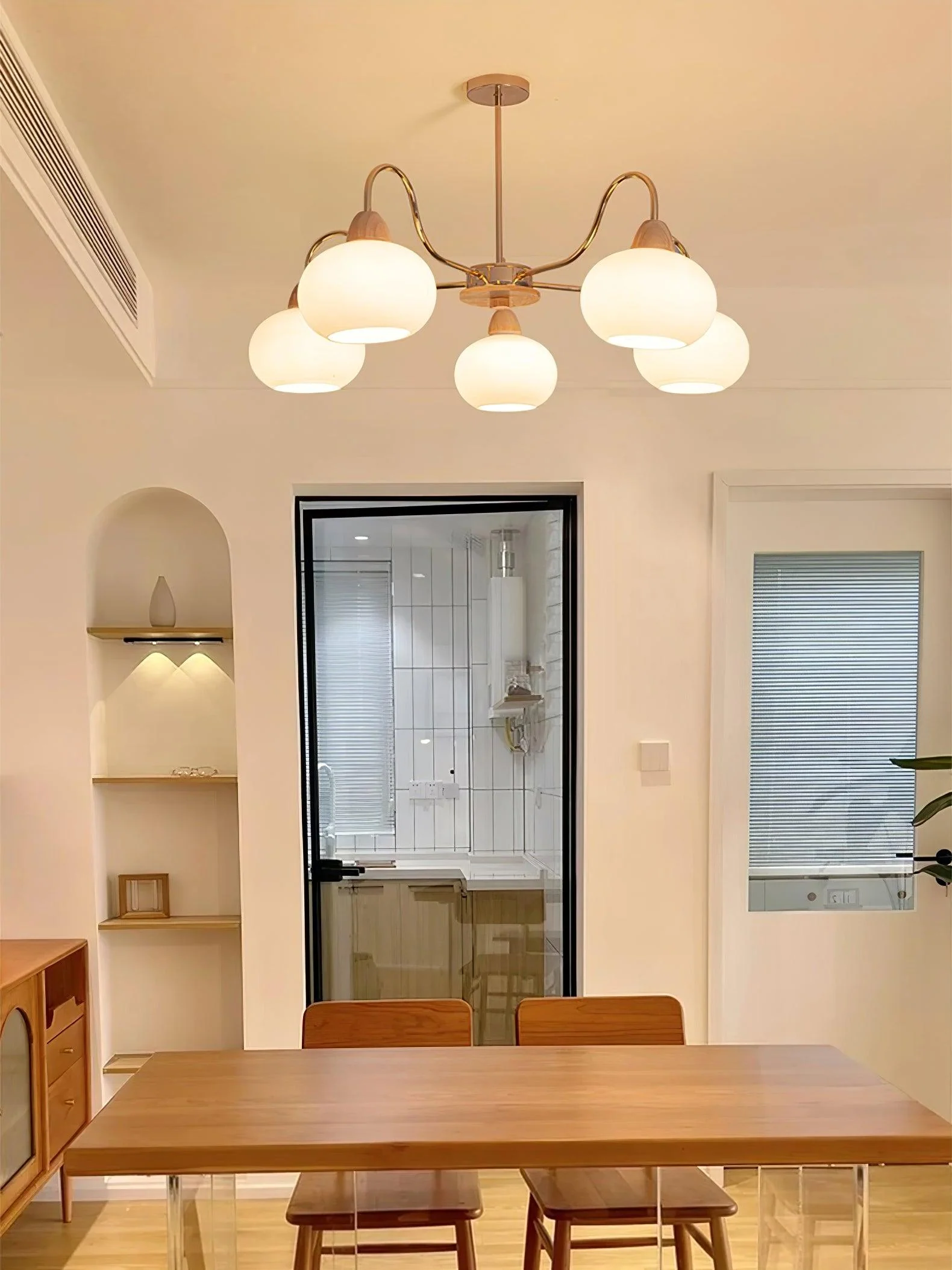 Люстра Glass Persimmon - 5 плафонов ∅66см x 34см, золотой, белое стекло