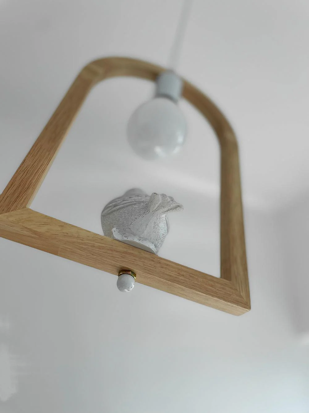 Подвесной светильник Wood Bird Resin - модель B ∅23см x 34см, деревянный