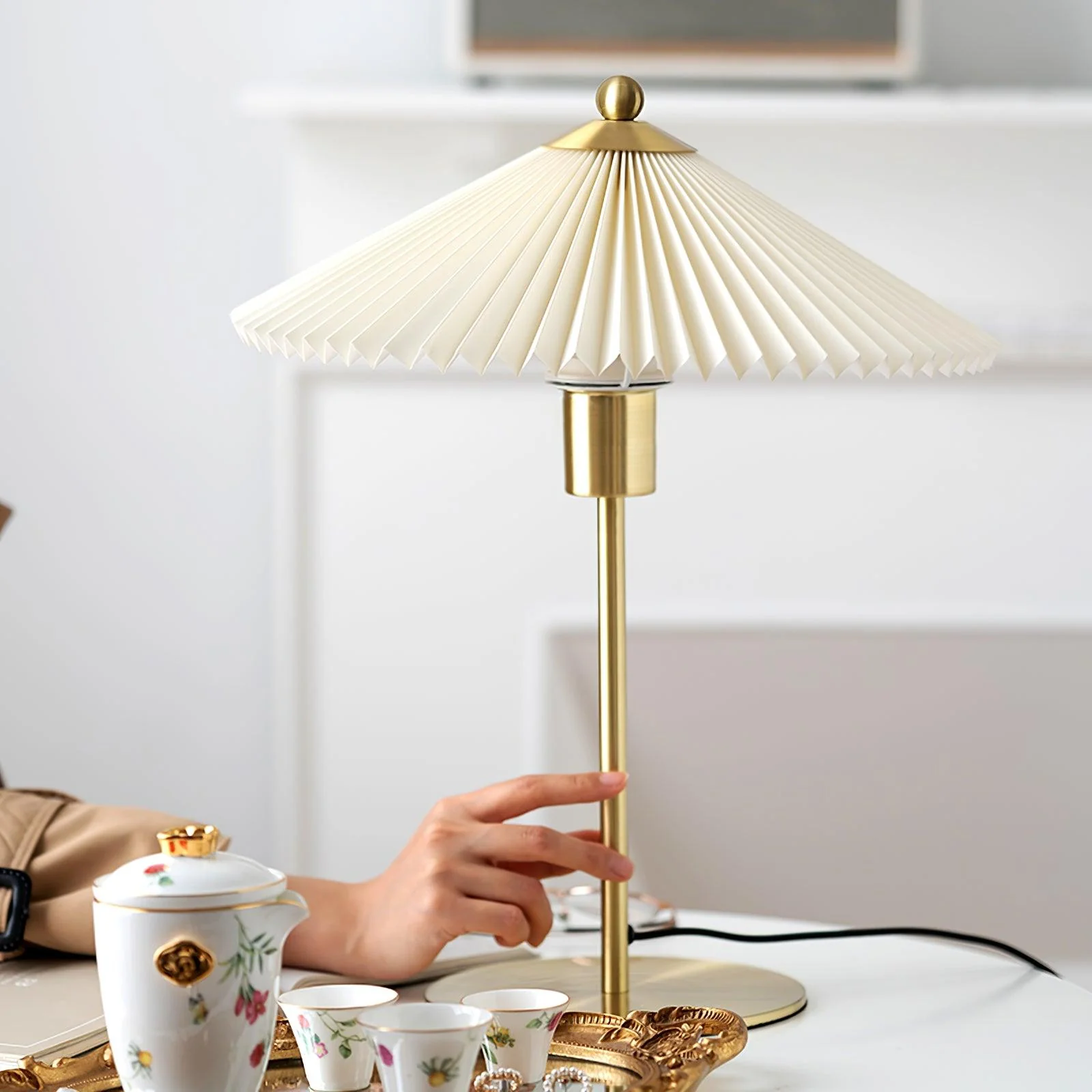 Настольный светильник Perla Pleated - ∅36см x 43см, золотой