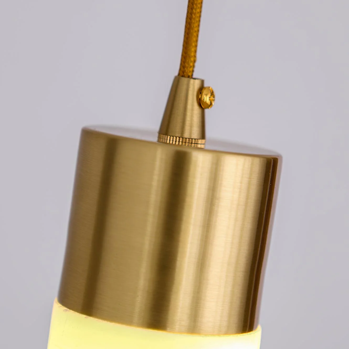 Подвесной светильник Tala Brass - 3 подвеса, длинное крепление, 60см x 150см, латунь, белый алебастр, холодный свет