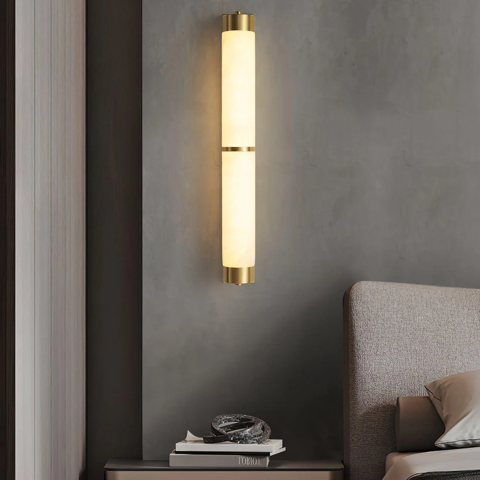 Настенный светильник Cylindra Alabaster Brass - модель B, ∅8см x 60см, черный, белый, холодный свет