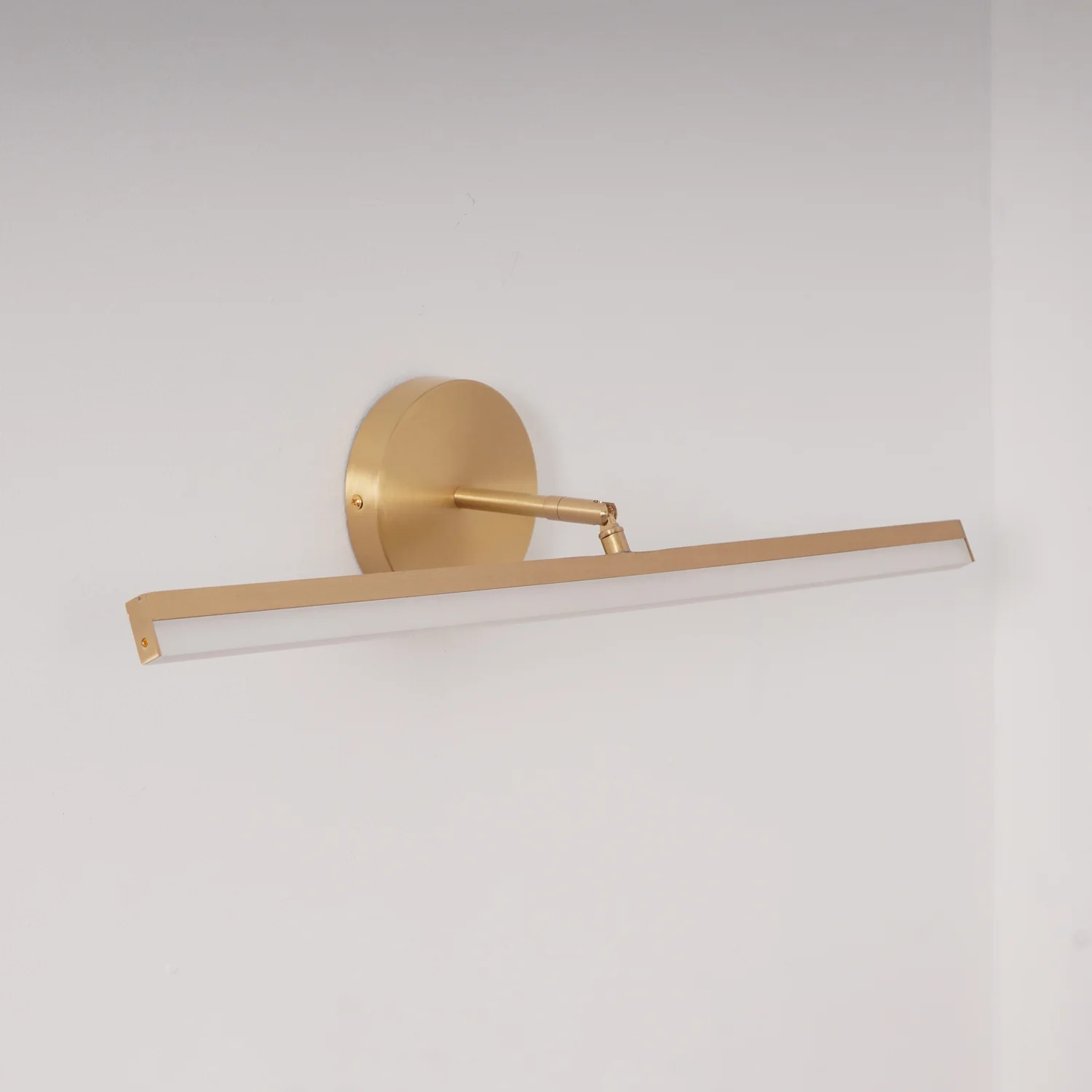 Настенный светильник Brass LED Bath Vanity - 60см х 12см, латунь, белый, теплый свет, диммер