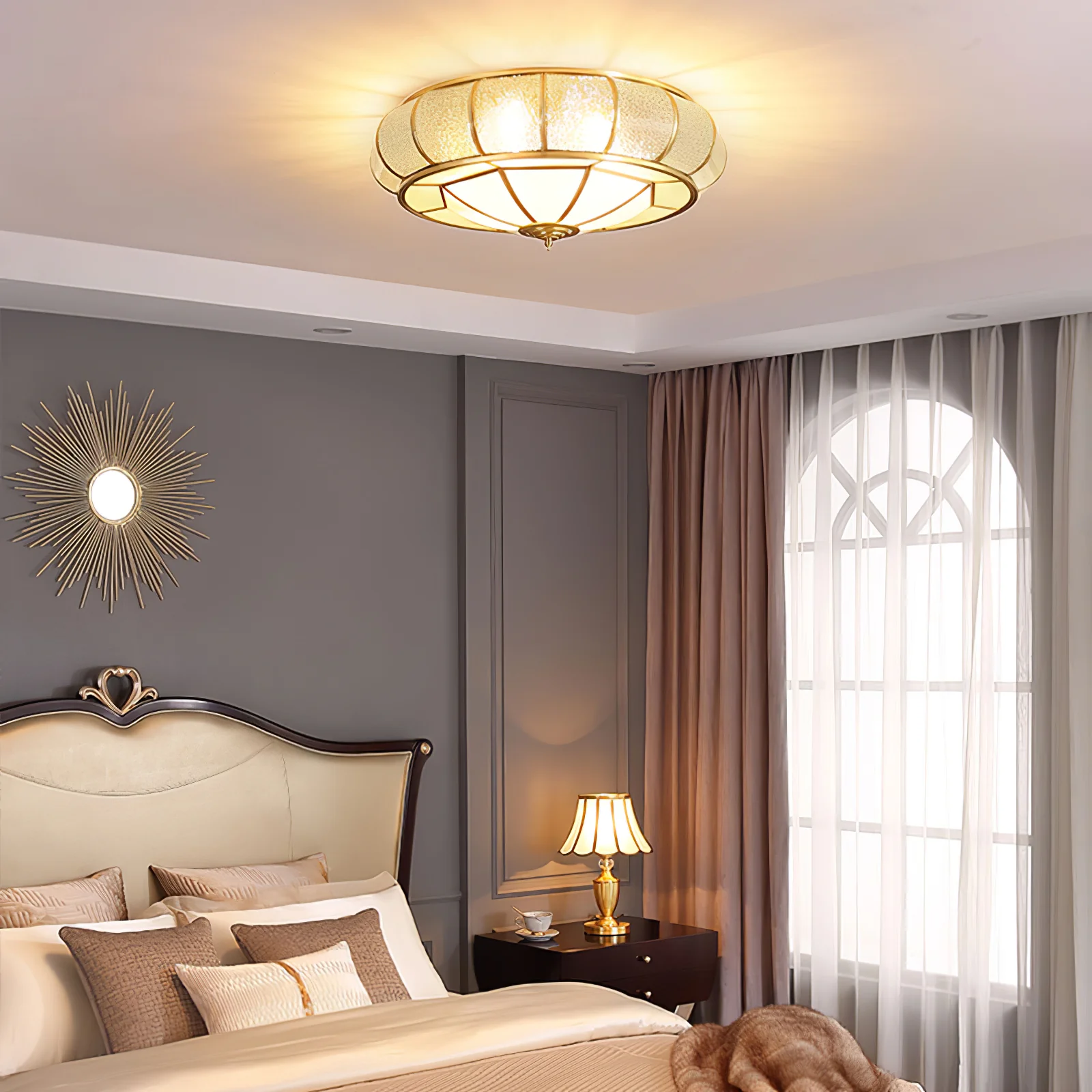 Потолочный светильник Round Textured Glass - ∅60см х 23см, латунь