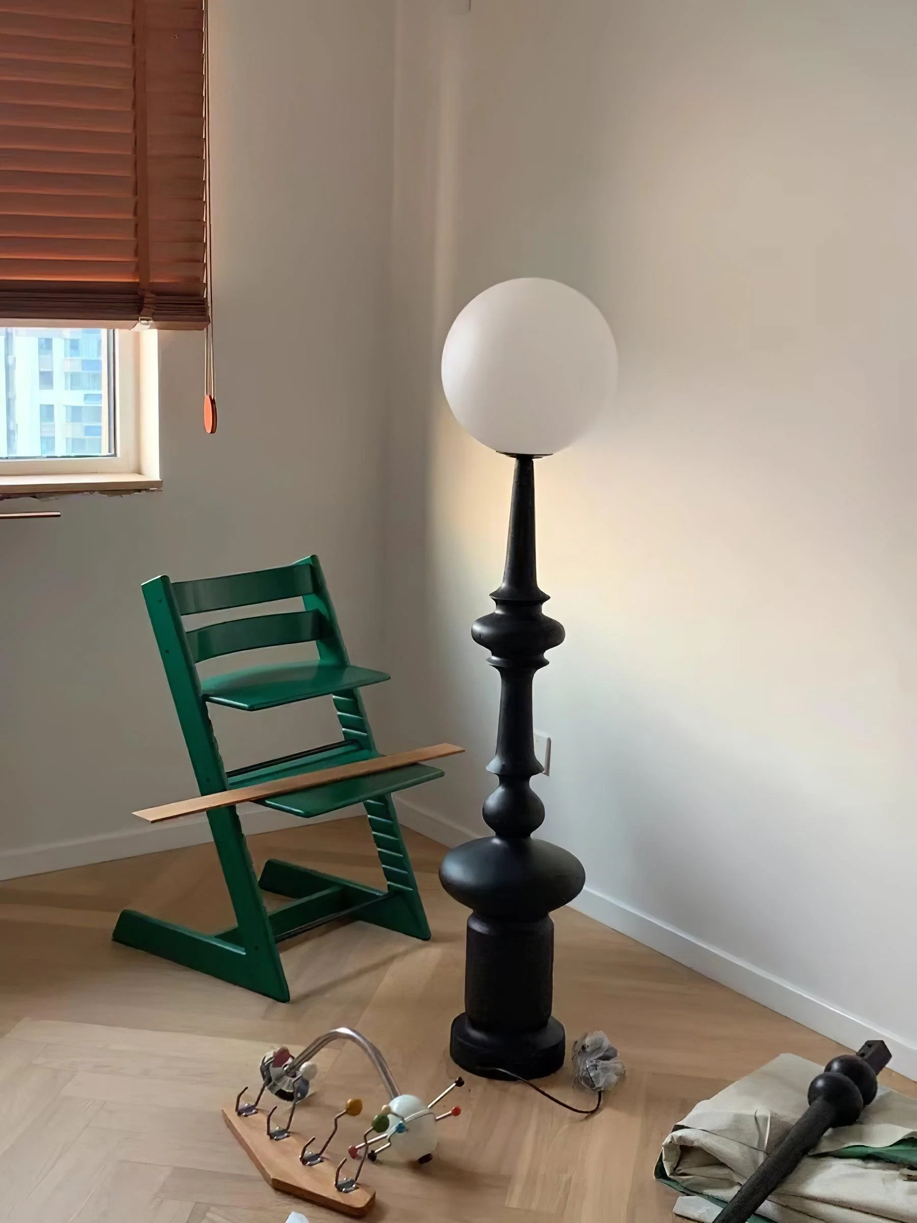 Roman Column Floor Lamp - ∅ 11.8″ x H 54.3″ / Dia 30cm x H 138cm / Black / US plug