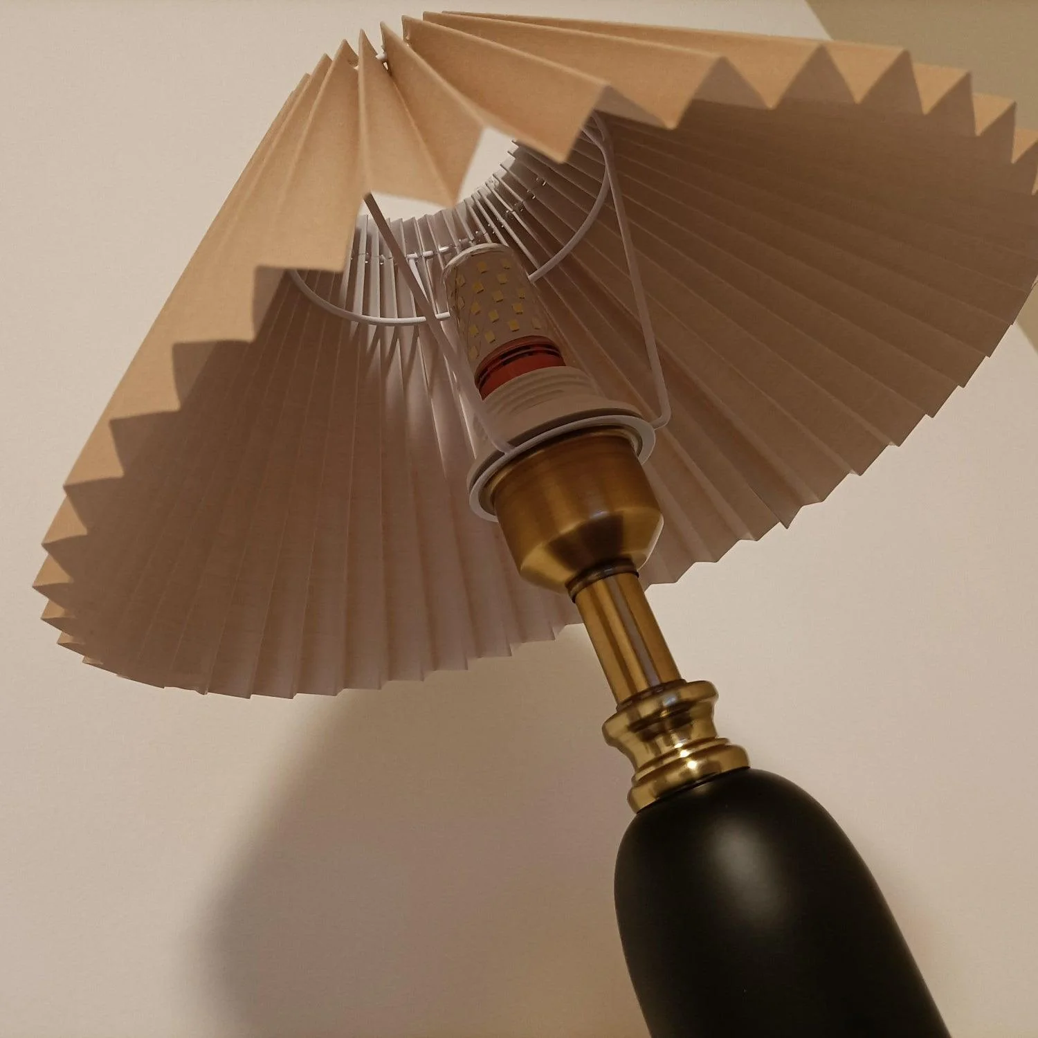 Classic Antique Table Lamp - ∅ 9.4″ x H 17.7″ / Dia 24cm x H 45cm / Model B / UK plug