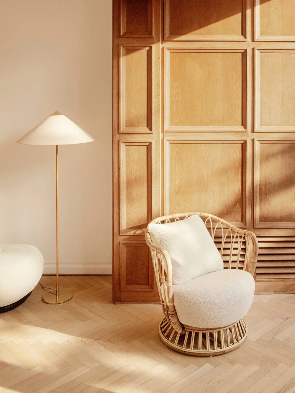 Tynell  Floor Lamp - ∅ 24.8″ x H 60.6″ / Dia 63cm x H 154cm / Natural rattan shade / UK plug