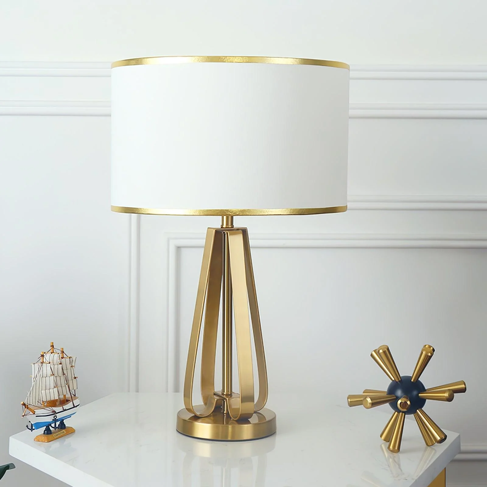 Laila Table Lamp - ∅ 15″ x H 22″ / Dia 38cm x H 56cm / Gold & White / AU plug