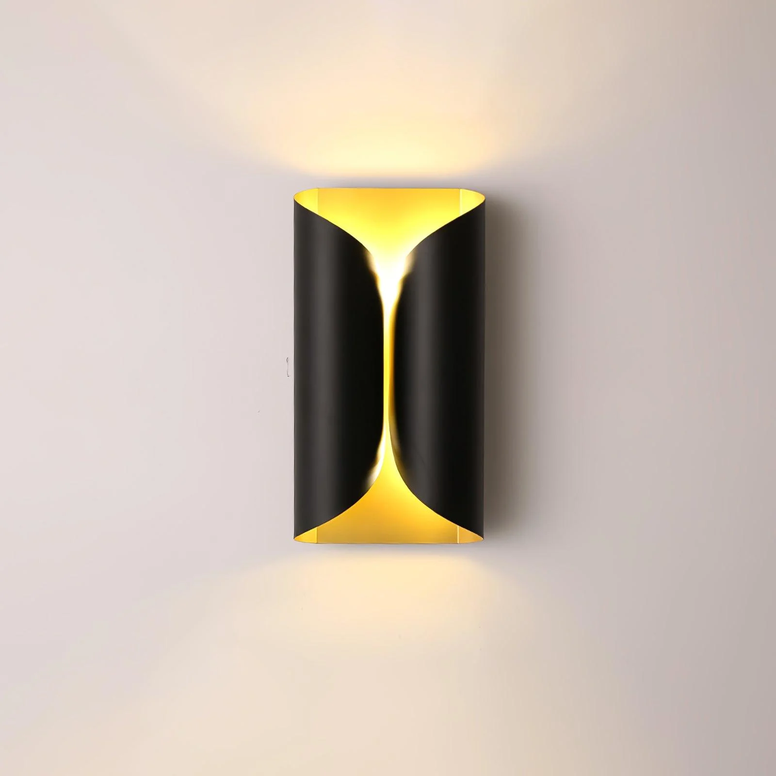 Lux Wall Light - W 7.1″ x H 10.8″ / W 18cm x H 27.5cm Set Of 2 / Black & Gold