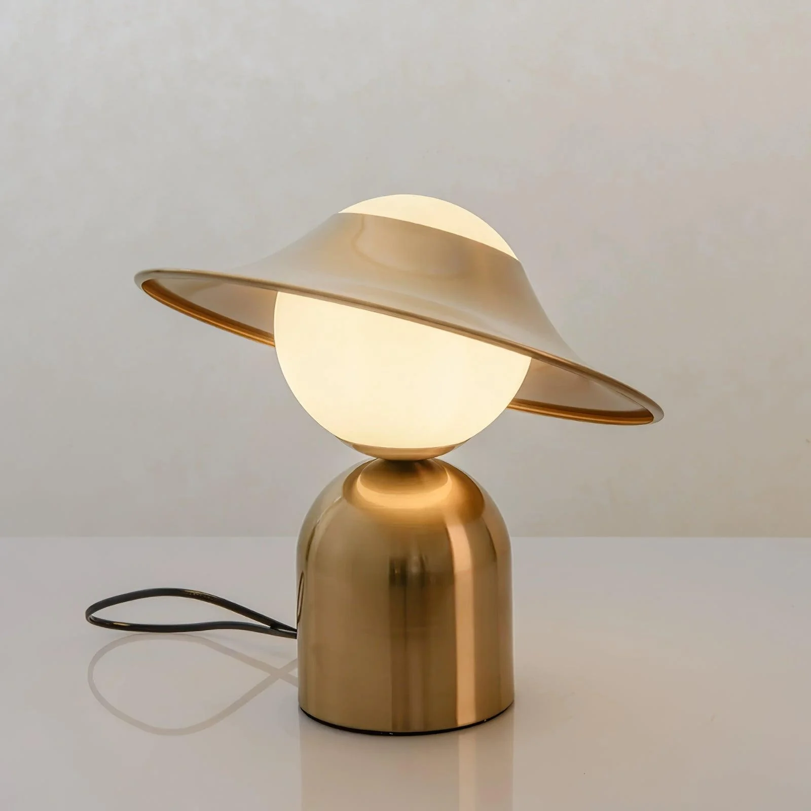 Bonbon Disc Table Lamp - ∅ 12.5″ x H 14.5″ / Dia 32cm x H 37cm / Gold+White / US plug