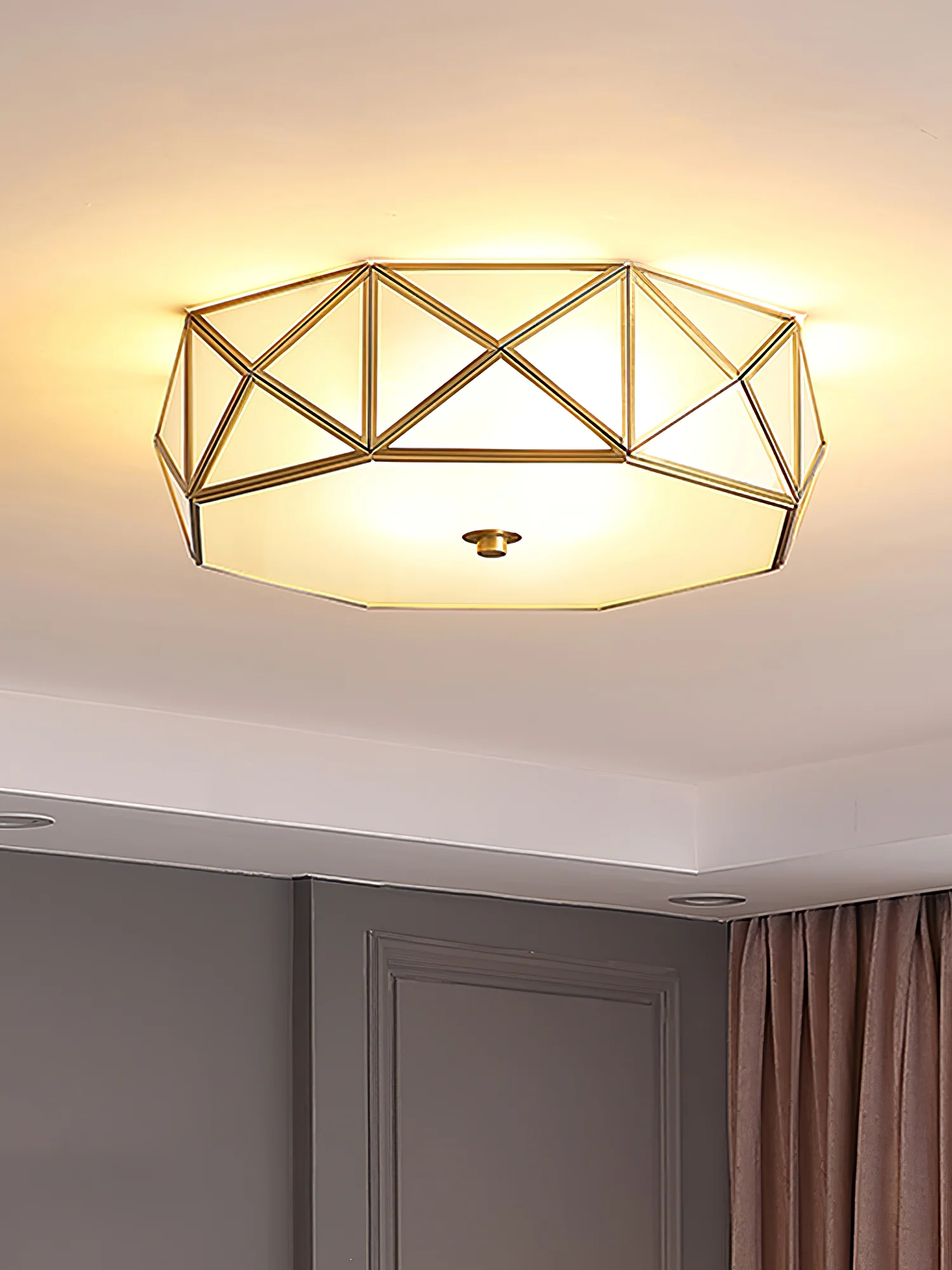 Потолочный светильник Geometric Shaped Flush - ∅35см x 12см, латунь