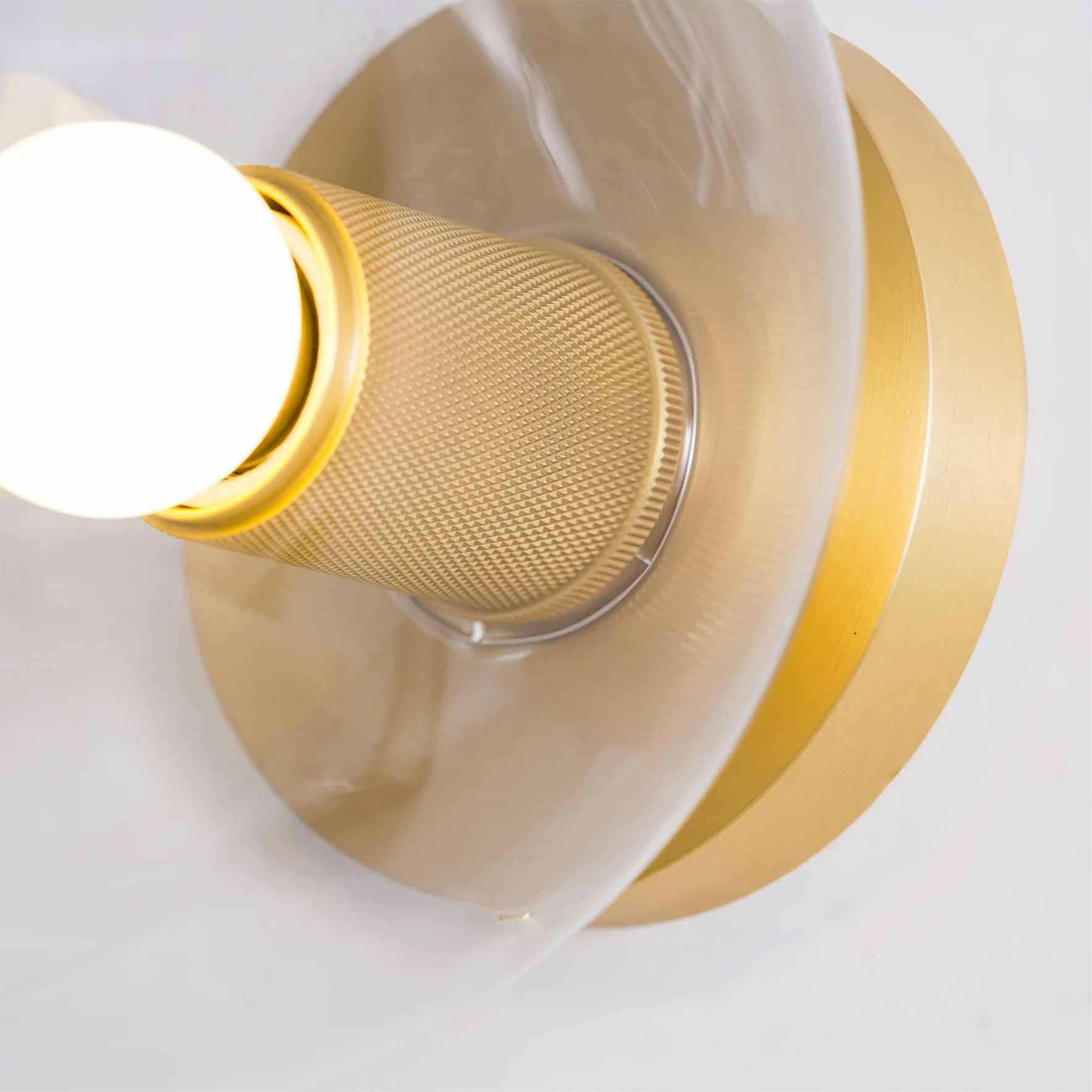 Потолочный светильник Simple Style Flush Mount - ∅12см x 18см, латунь