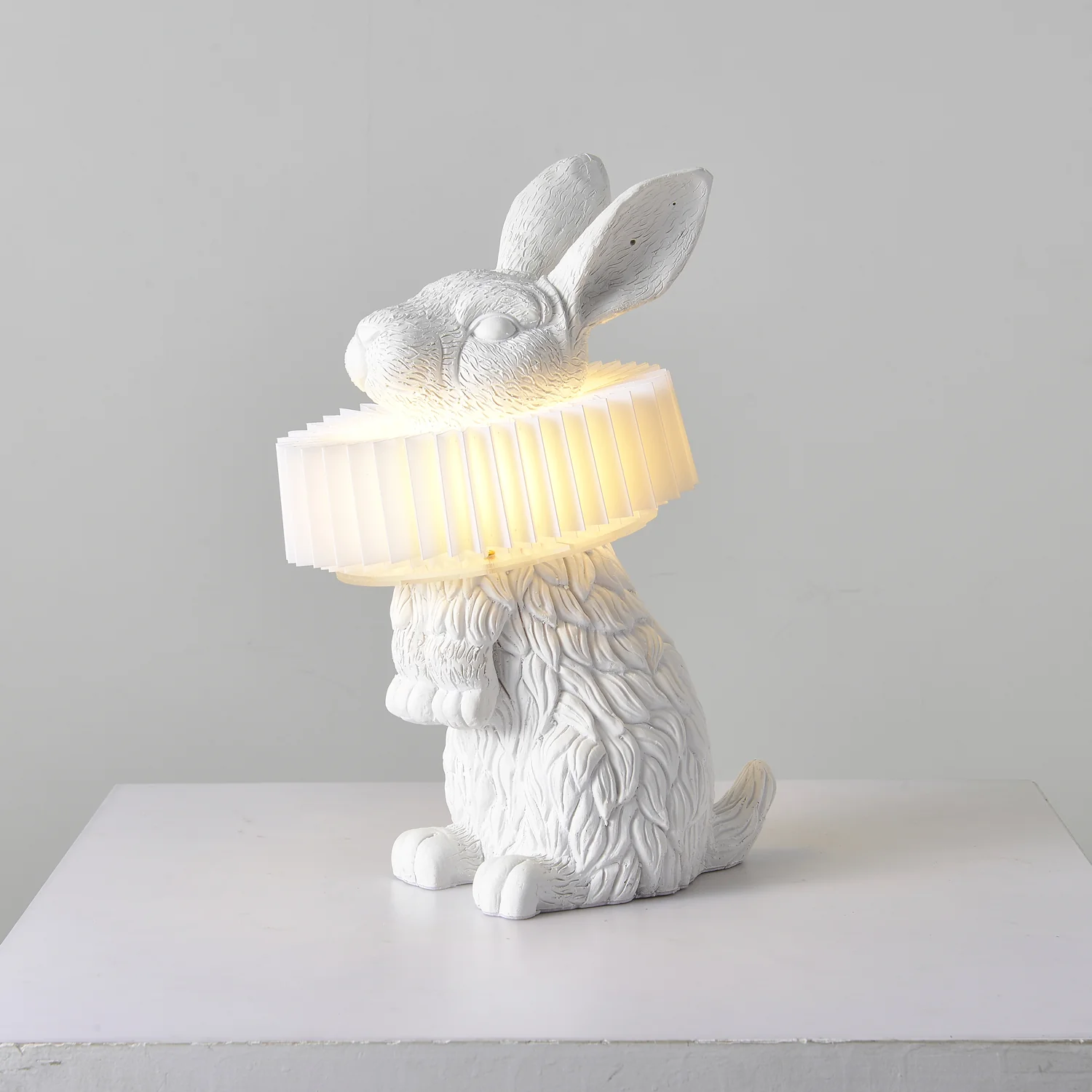 Rabbit X Table Lamp - Sit: ∅ 11.8″ x H 12.6″ / Cool Light / UK plug