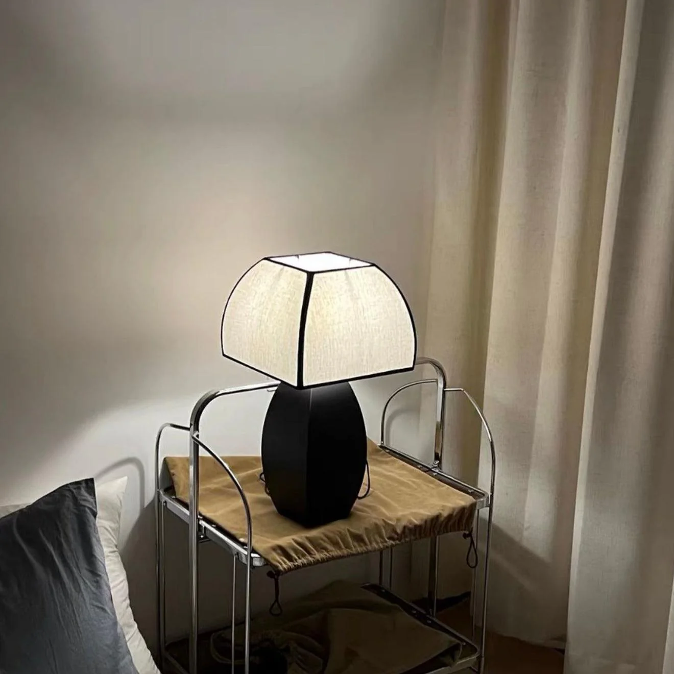 Javier Black Table Lamp - ∅ 13.7″ x H 21.6″ / Dia 35cm x H 55cm / Black / US plug