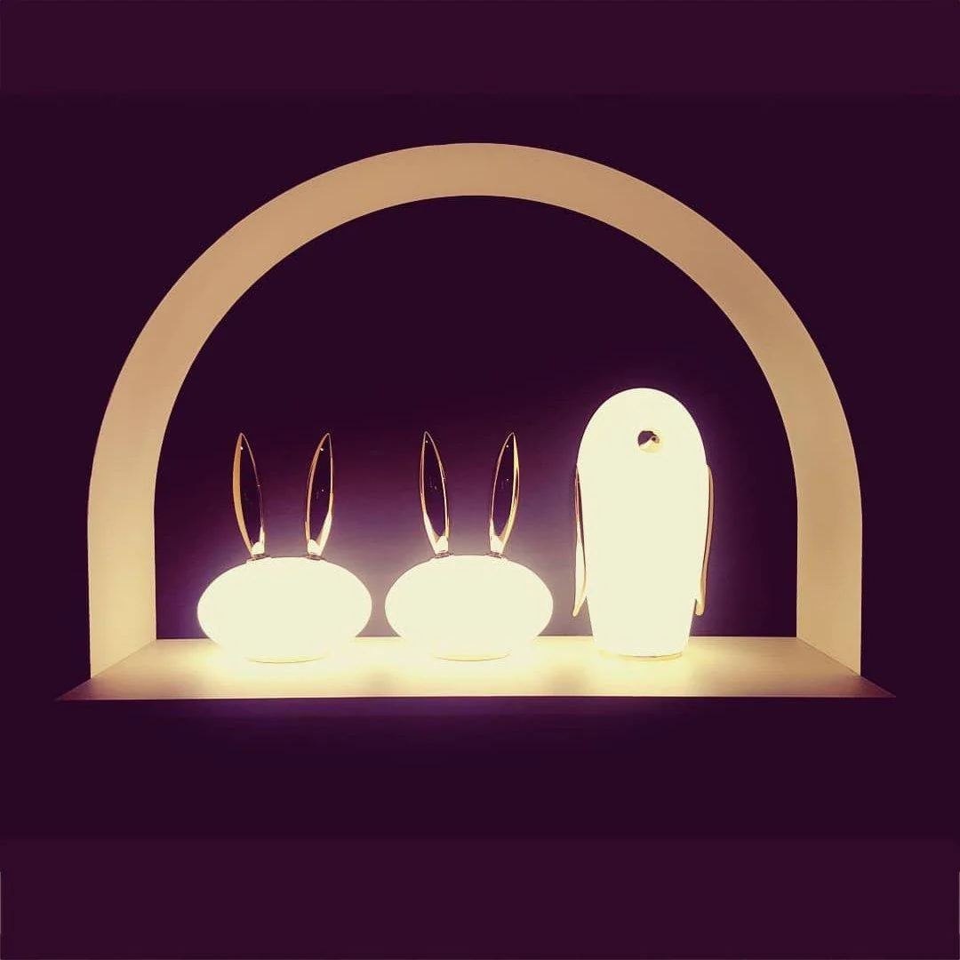 Pet Desk Light - Rabbit: ∅ 8.3″ x H 10.6″ / Dia 21cm x H 27cm / Gold+White / UK plug
