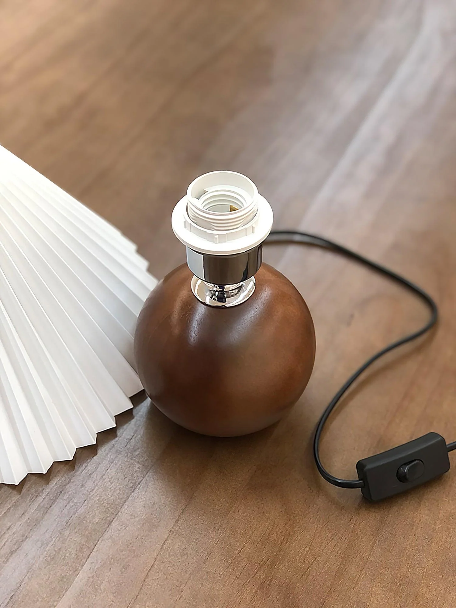 Настольный светильник Wooden Pleated - ∅28см х 30см, натуральное дерево, бежевый