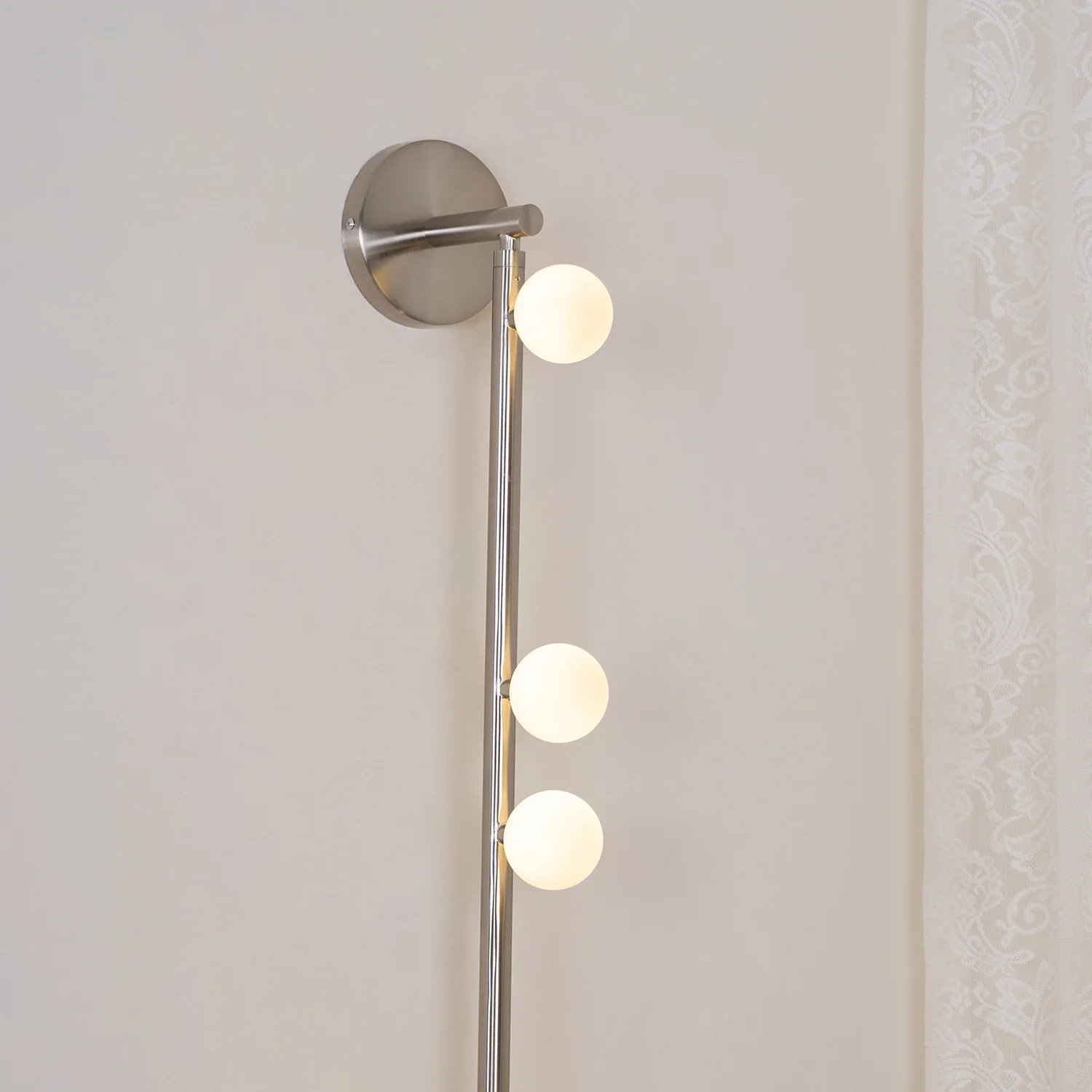 Настенный светильник Brass Glass Tube - 7 источников света ∅12см x 100см, античная латунь, белый