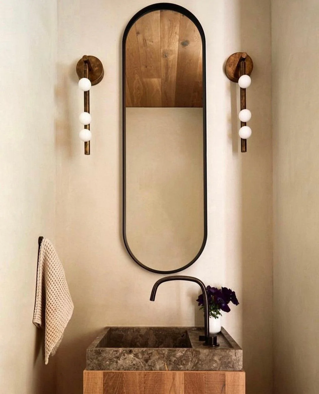 Настенный светильник Brass Glass Tube - 7 источников света ∅12см x 100см, античная латунь, белый