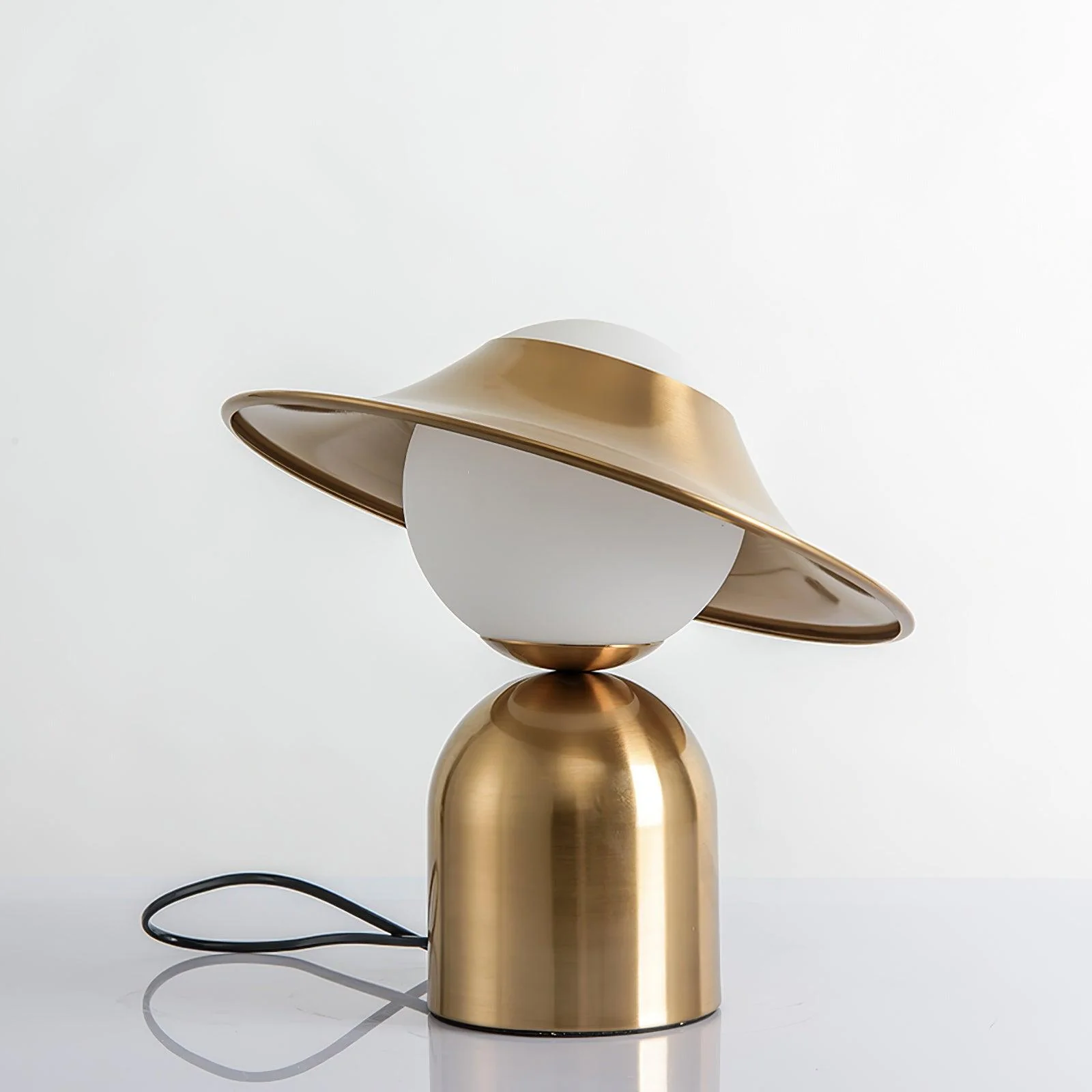 Bonbon Disc Table Lamp - ∅ 12.5″ x H 14.5″ / Dia 32cm x H 37cm / Gold+White / US plug