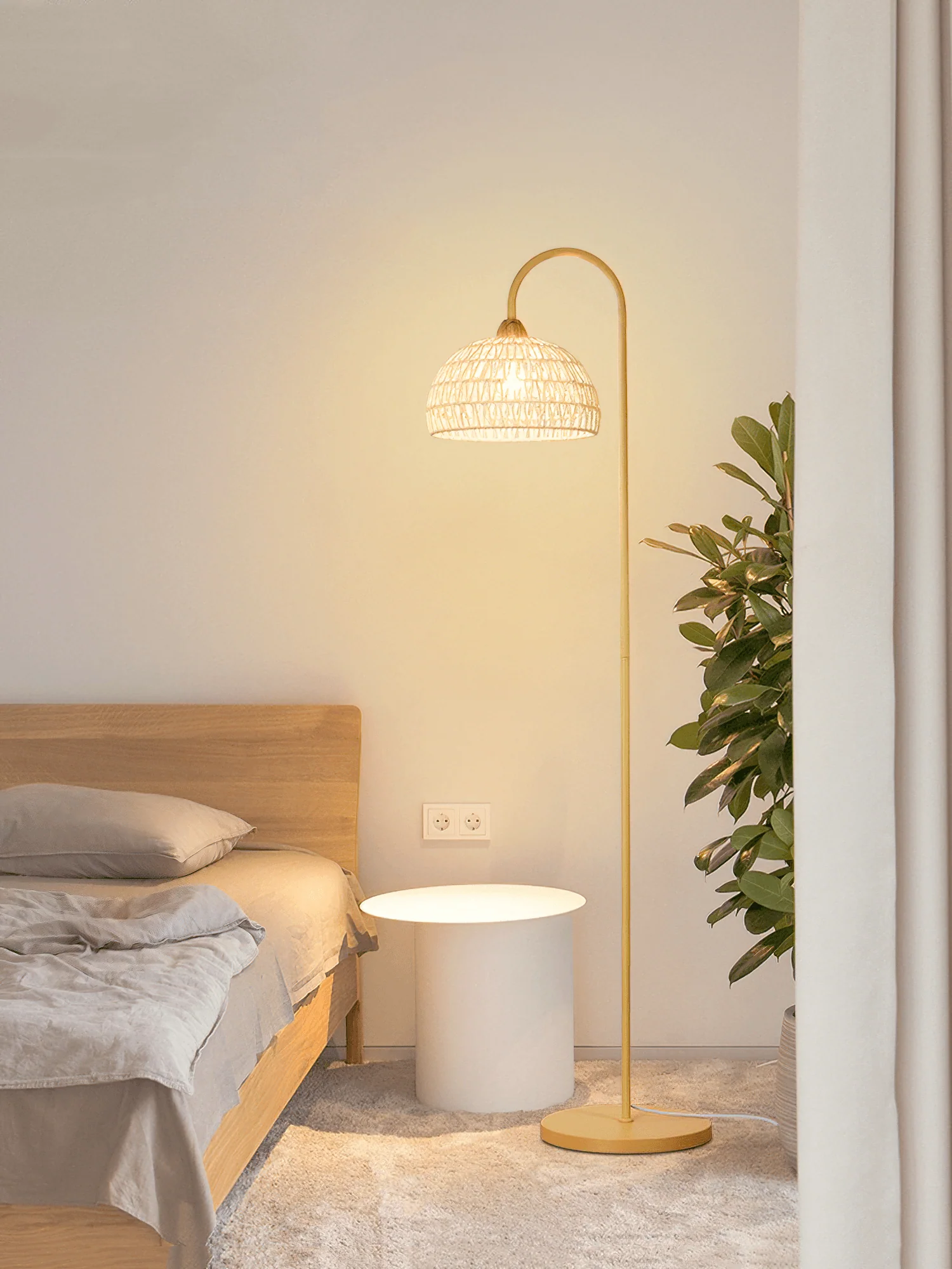 Торшер Rattan Arch - ∅ 30см x 155см, бежевый