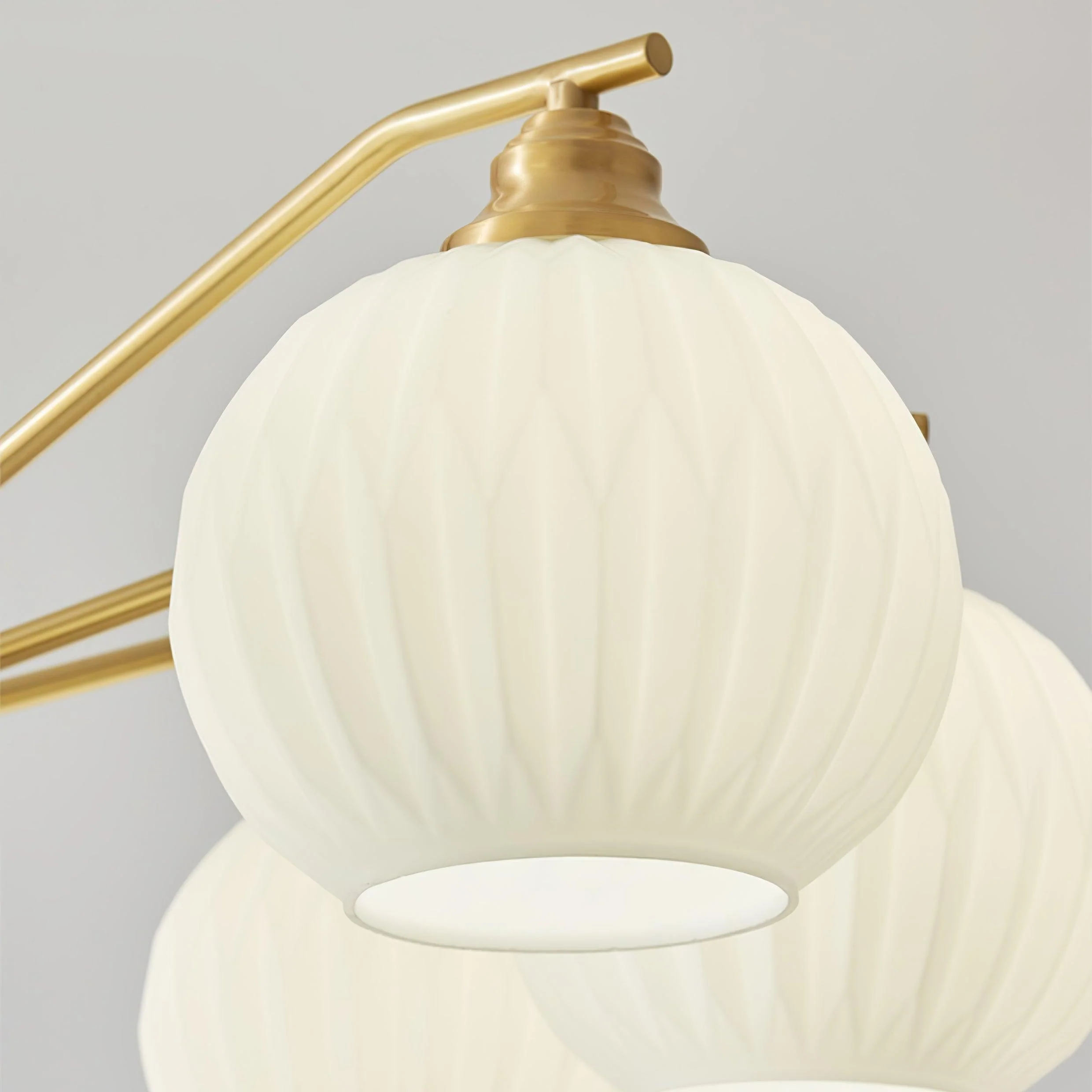 Люстра Ribbed Glass Gold - 5 плафонов ∅70см x 45см, золотой, белый
