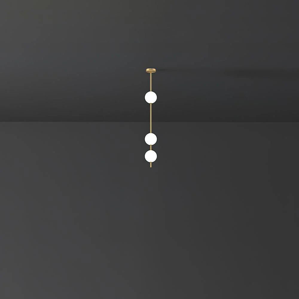 Подвесной светильник Vertical Balls - 5 источников света ∅12см х 154см, латунь, пластиковый шар, теплый свет
