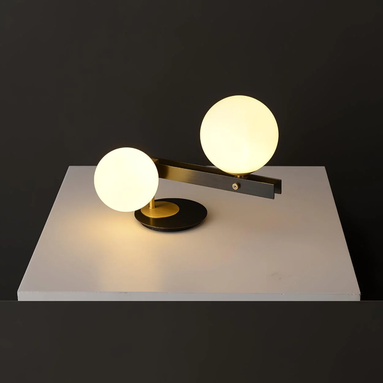 Planeta Table Lamp - ∅ 13.7″ x H 10.6″ / Dia 35cm x H 27cm / Brass+Black / US plug